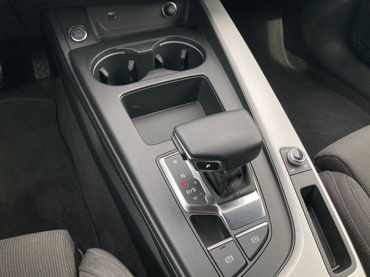 Audi A4 Avant 35 TFSI S line - Samsaru's Car Outlet