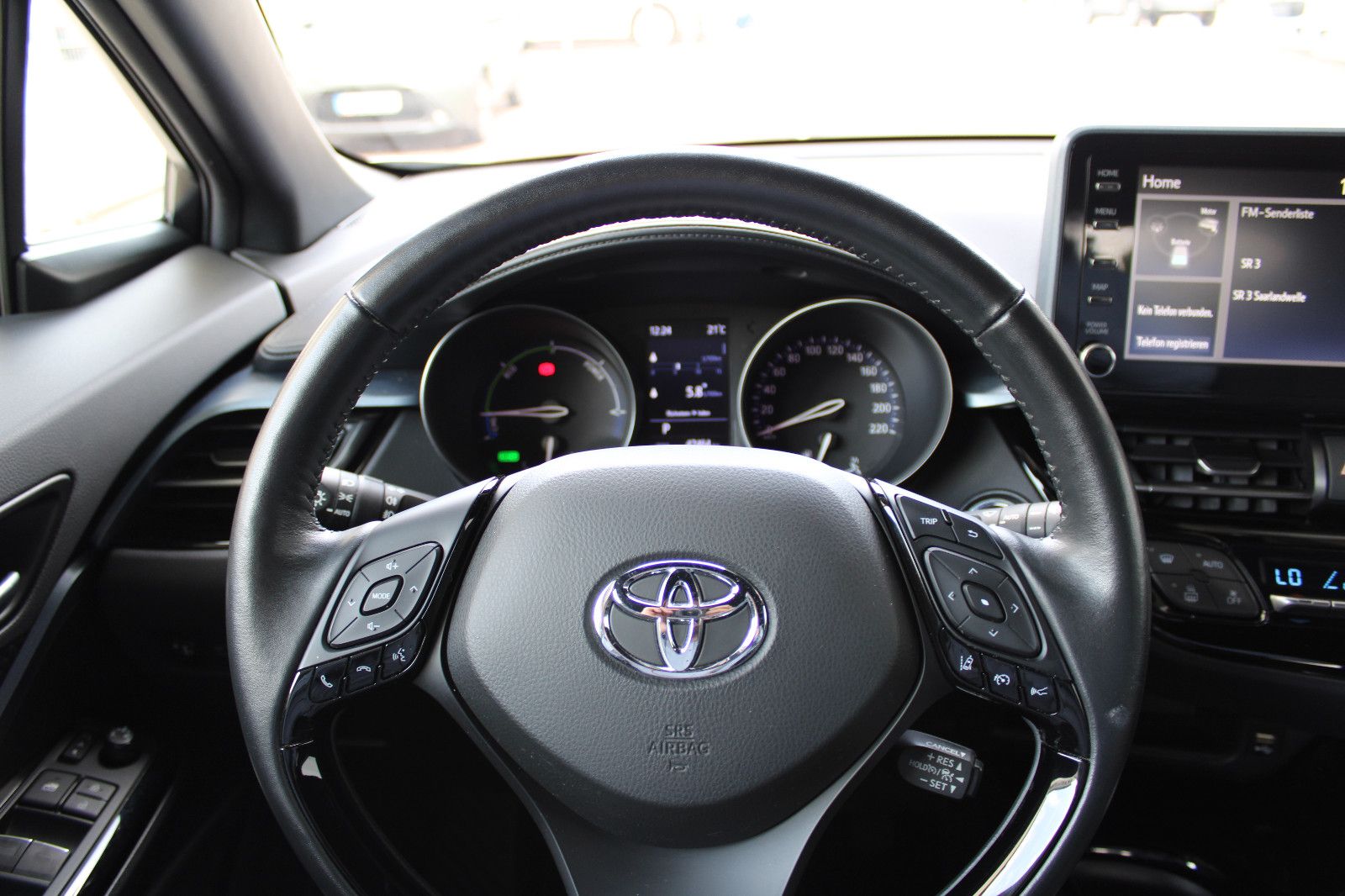 Toyota C-HR 2.0 Hybrid - Samsaru's Car Outlet