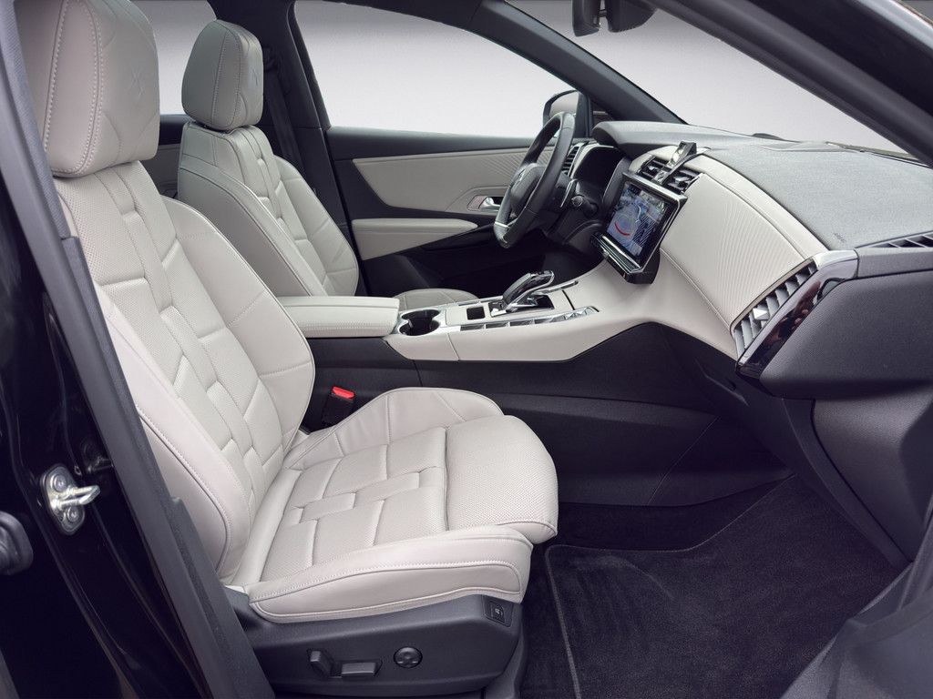 DS Automobiles DS 7 1.6 E-Tense 360 Performance 4x4 PANO/21"