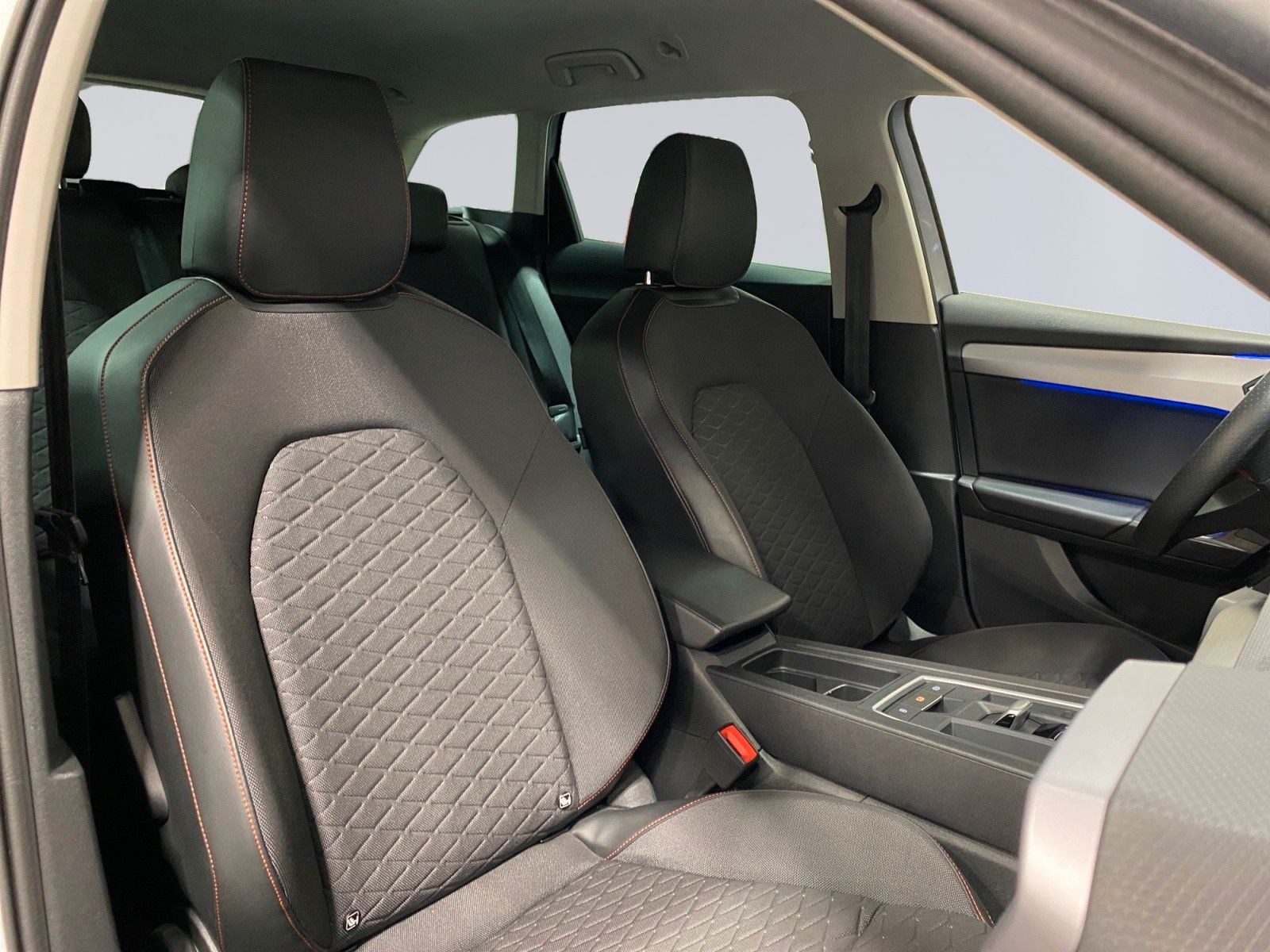 Seat Leon Sportstourer FR AHK Kamera Navi SHZ LED DAB