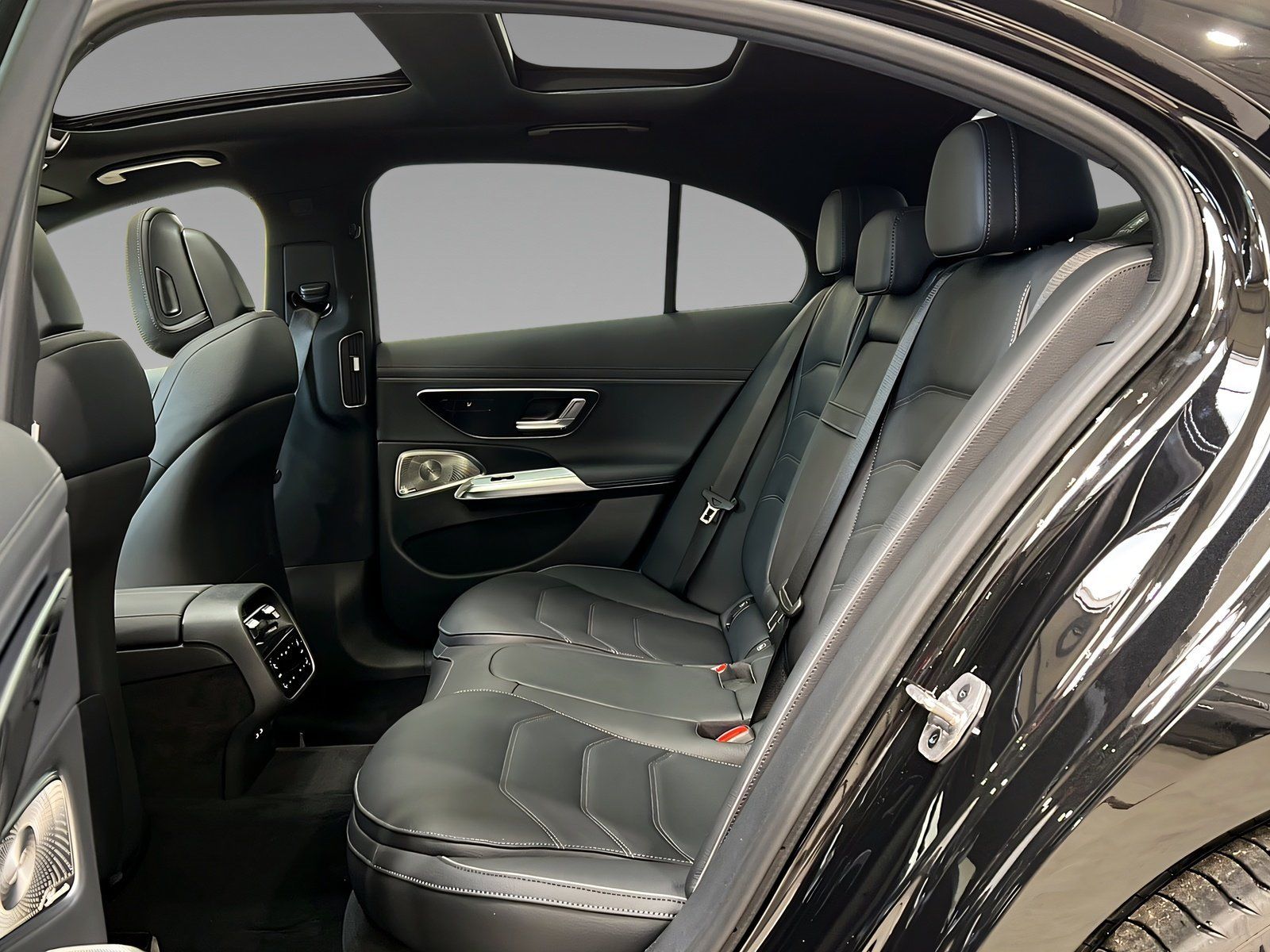 Mercedes-Benz E 450 d 4M+AMG+LEDER+PREMIUM+AHK+STANDHEIZUNG