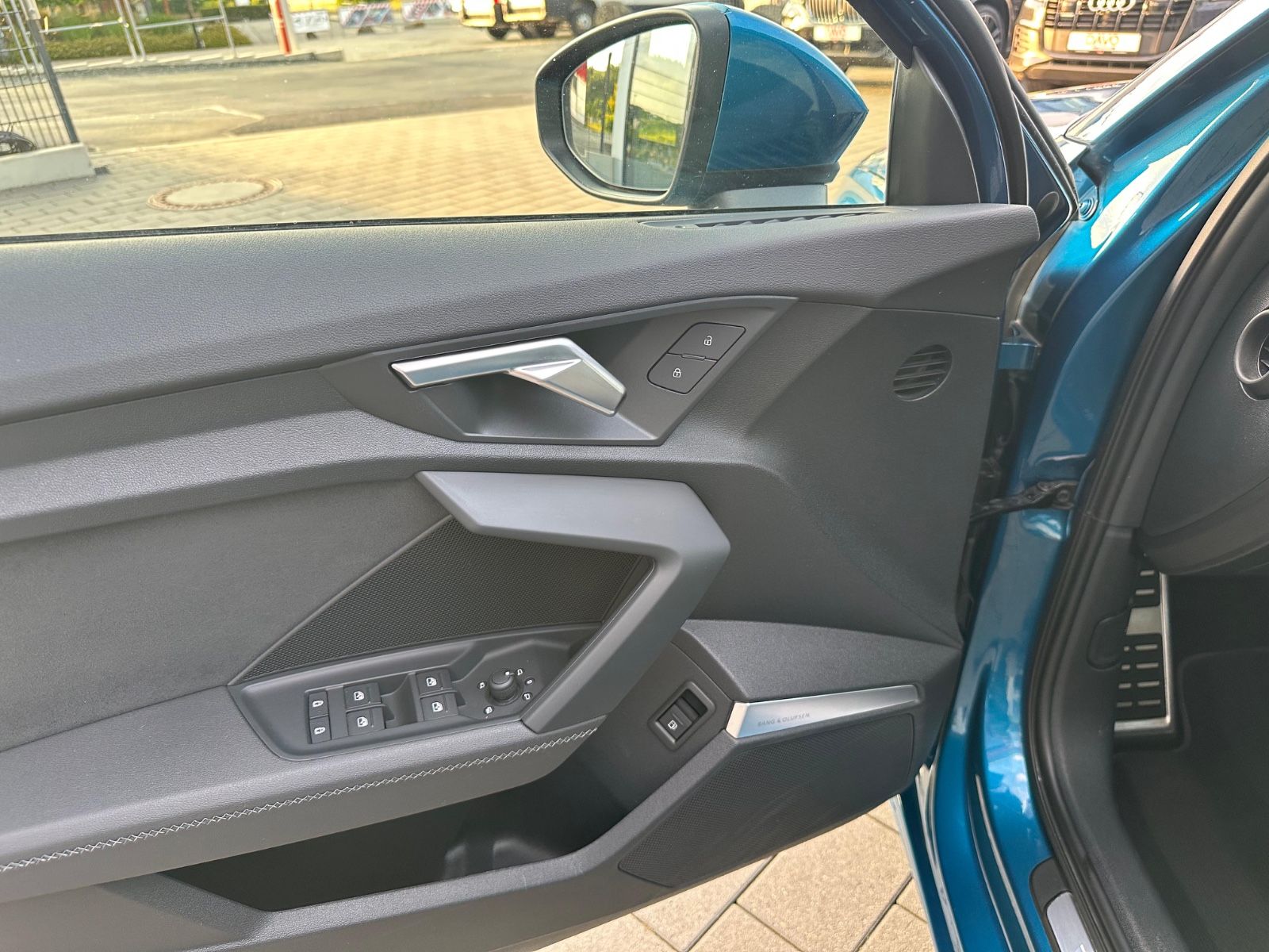 Audi A3 Sportback 40 TFSI e S line - Samsaru's Car Outlet