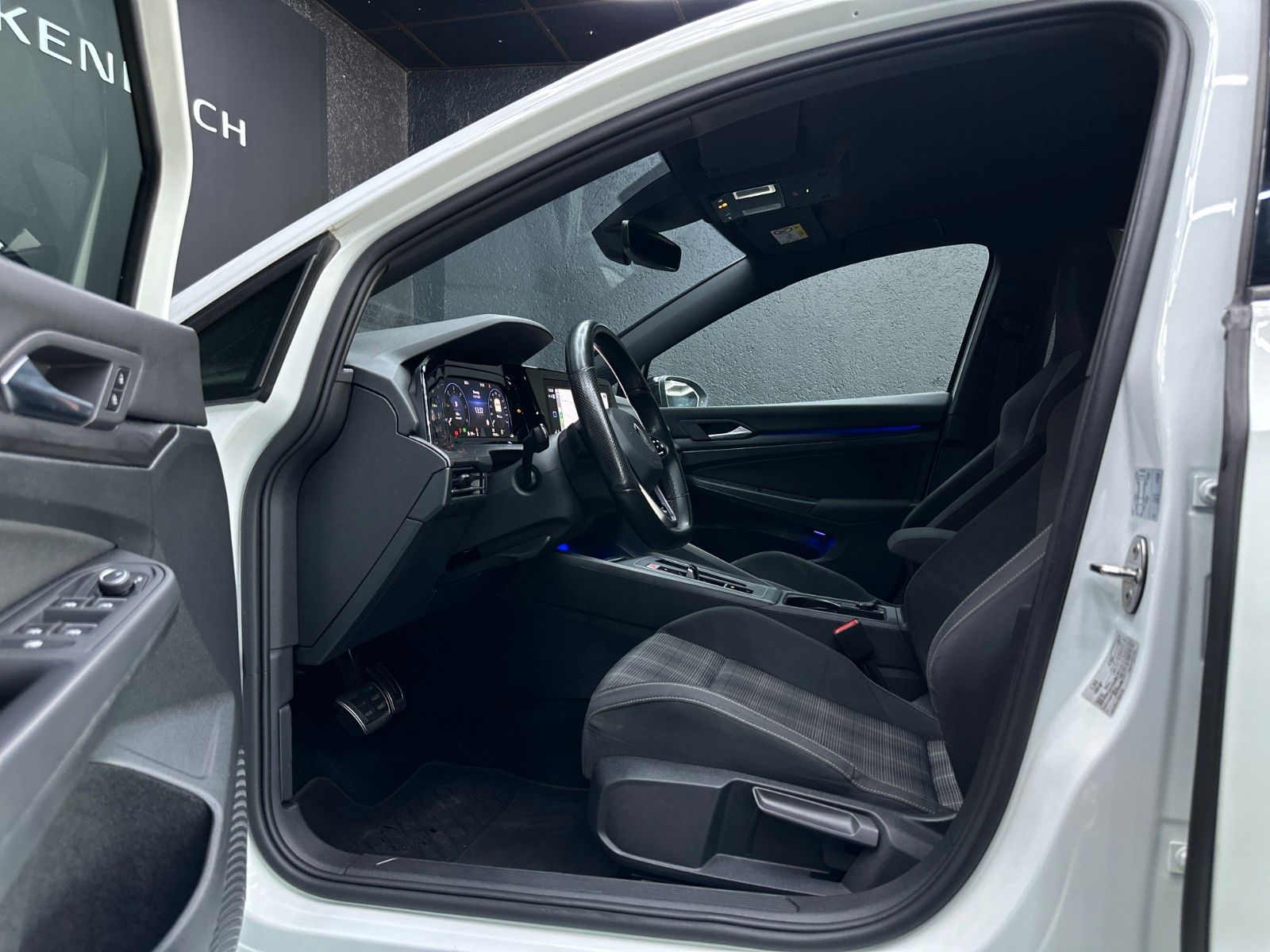 Volkswagen Golf VIII GTD - Samsaru's Car Outlet