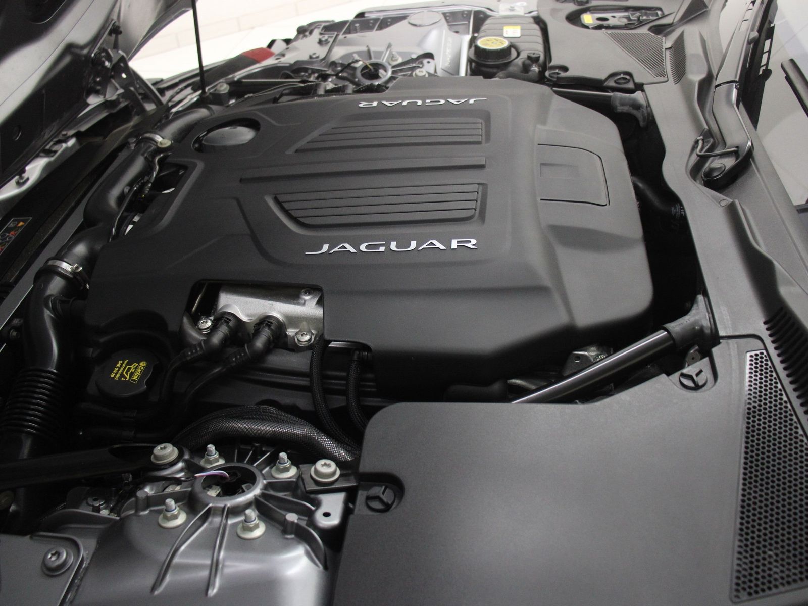 Jaguar F-Type Coupe P575 AWD R75 Pano DAB LED RFK PDC