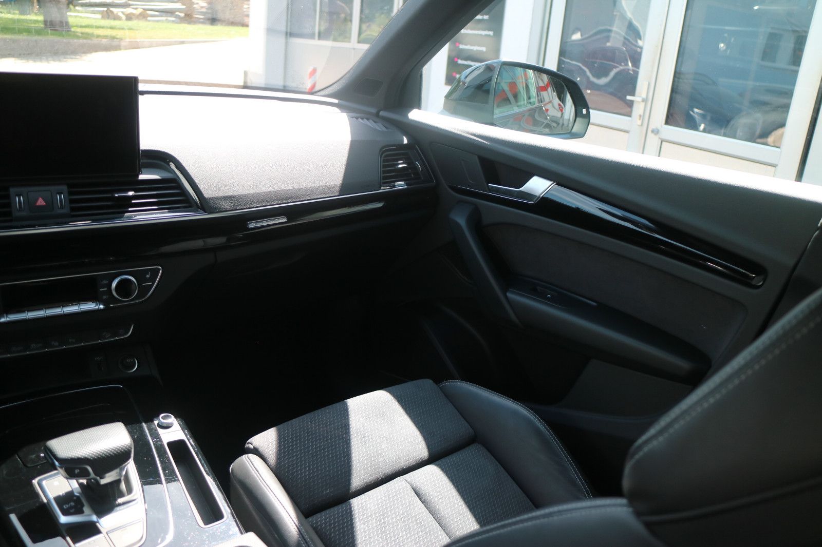 Audi Q5 Sportback 40 TDI quattro S line - Samsaru's Car Outlet
