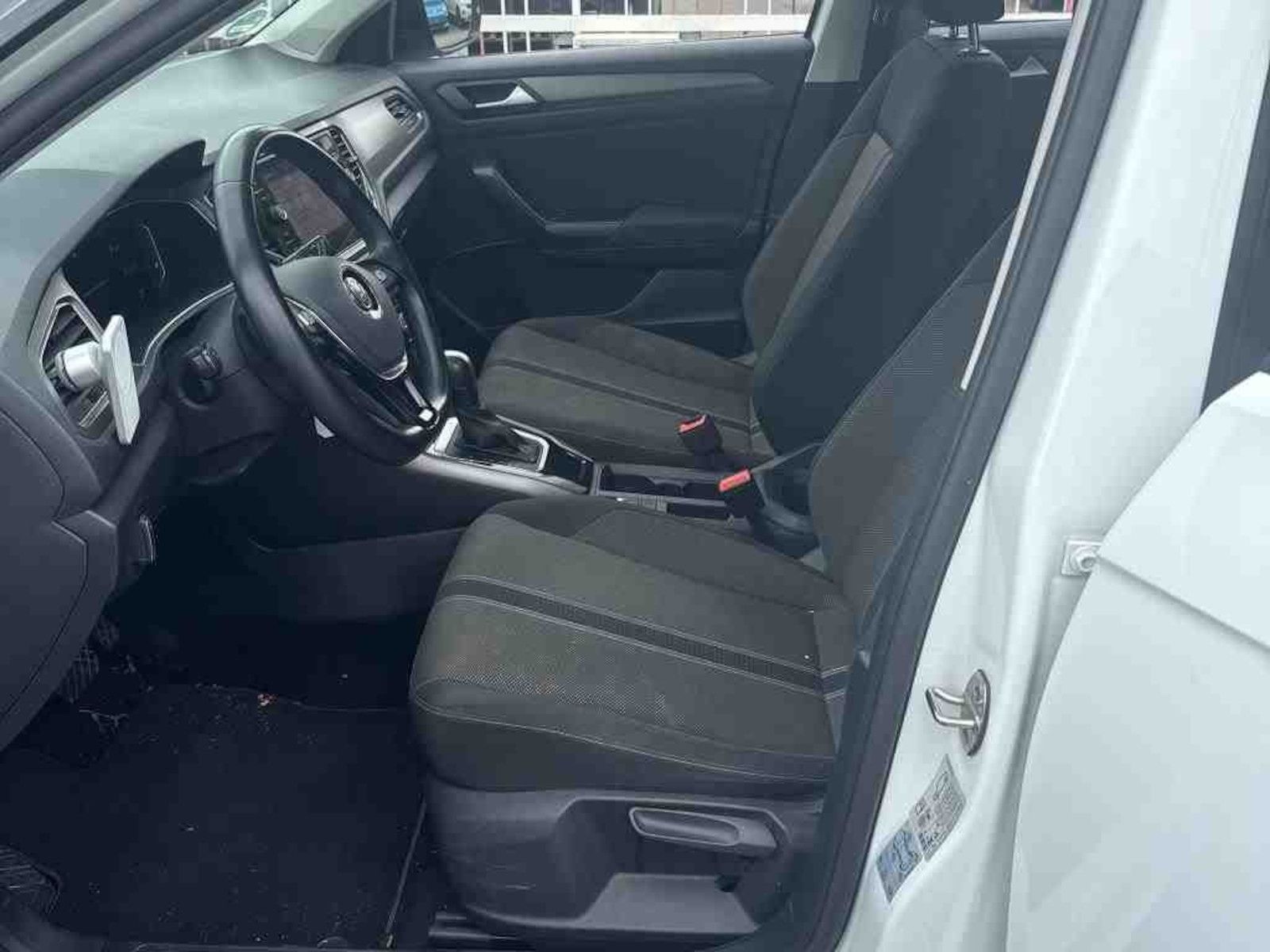 Volkswagen T-Roc 1.5 TSI R-Line - Samsaru's Car Outlet