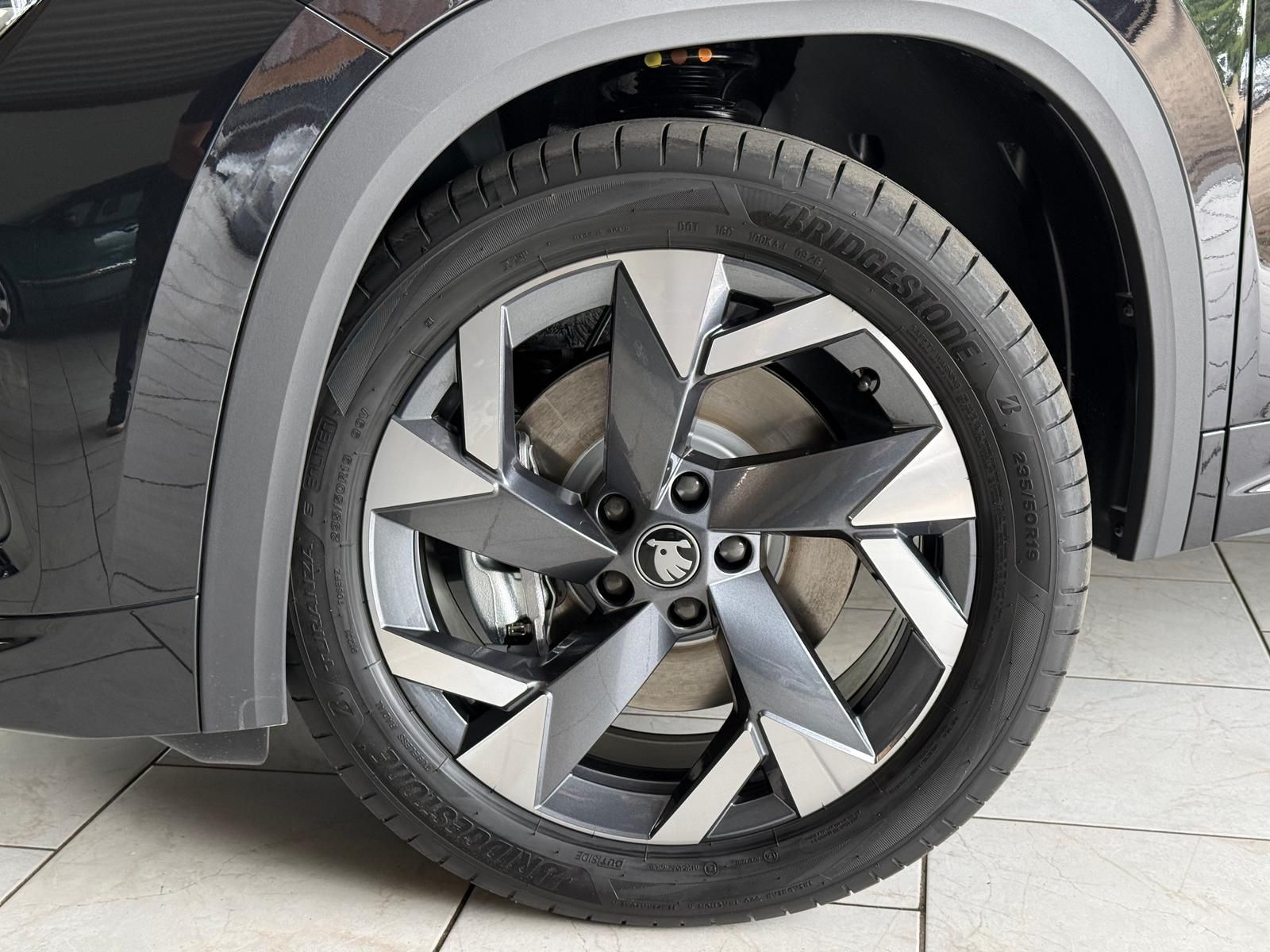 Skoda Kodiaq iV Plug-In Sportline-Pano/AHK/ACC/CarPlay