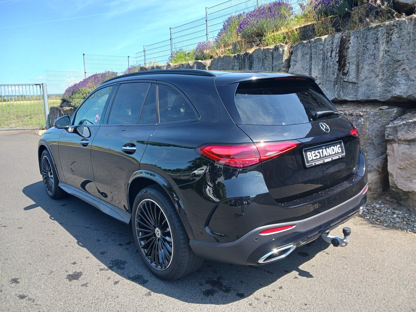 Mercedes-Benz GLC 220 d 4M AMG-PREMIUM+PANO+STAND-HZ+20"+AHK+N