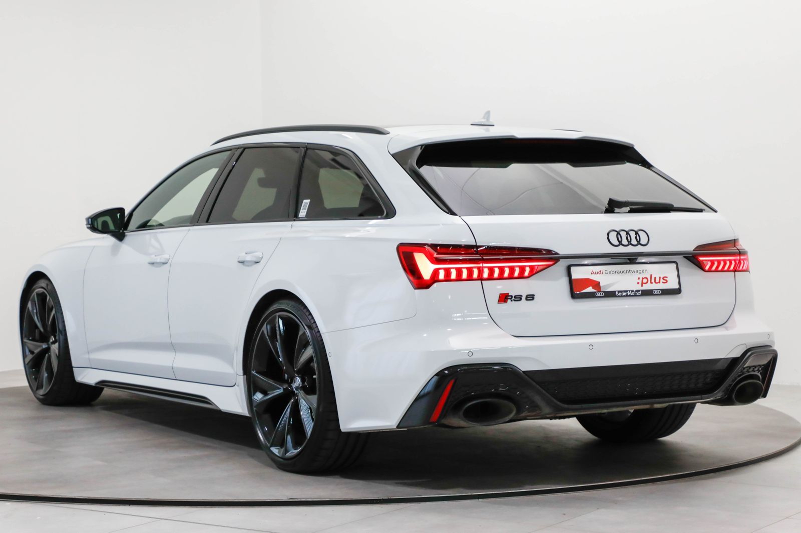 Audi RS 6 Avant performance AHK Pano HUD Matrix B&O