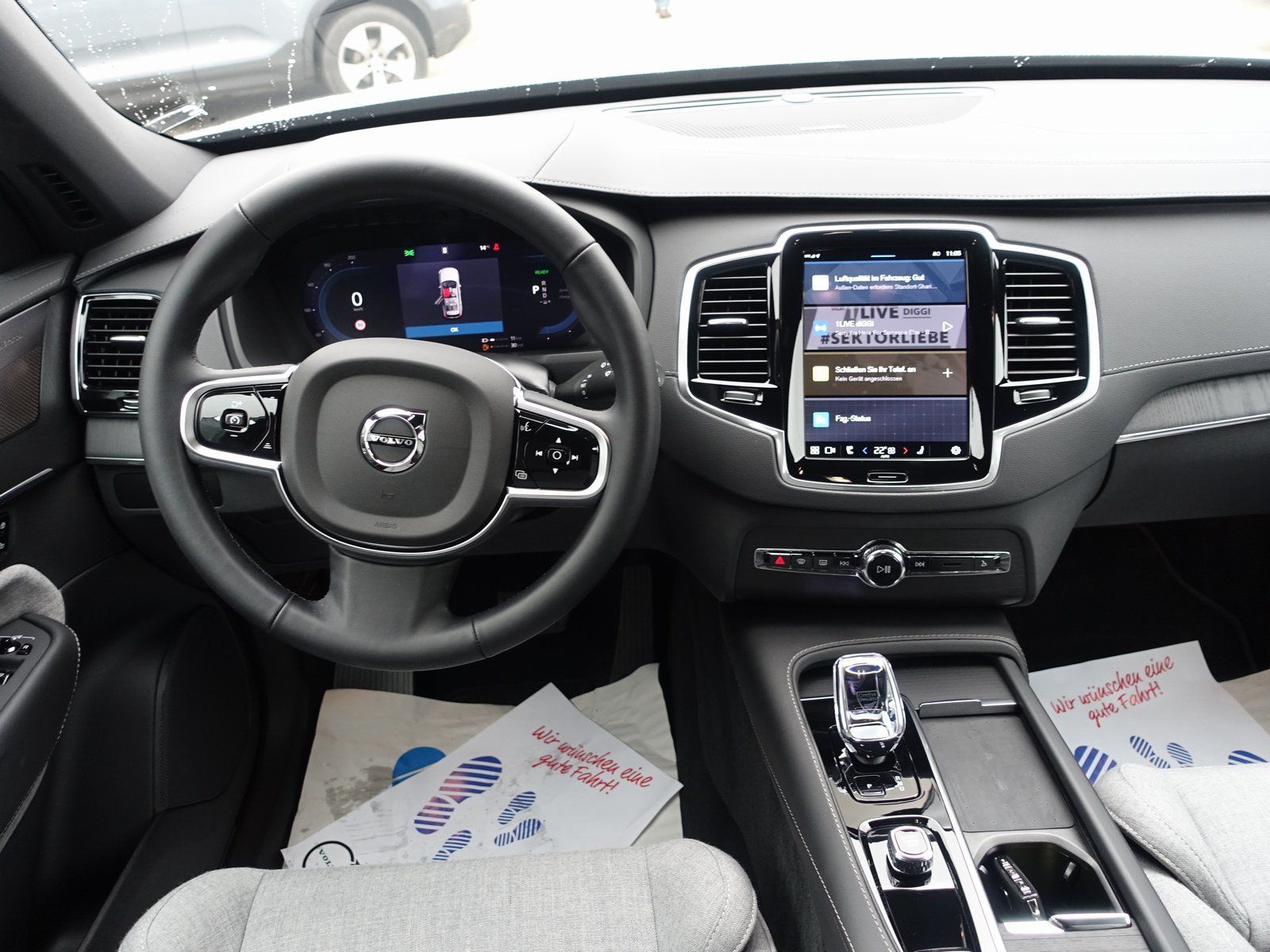 Volvo XC90 Plus Dark T8 AWD Plug-inHybrid/AHK/360°/H&K