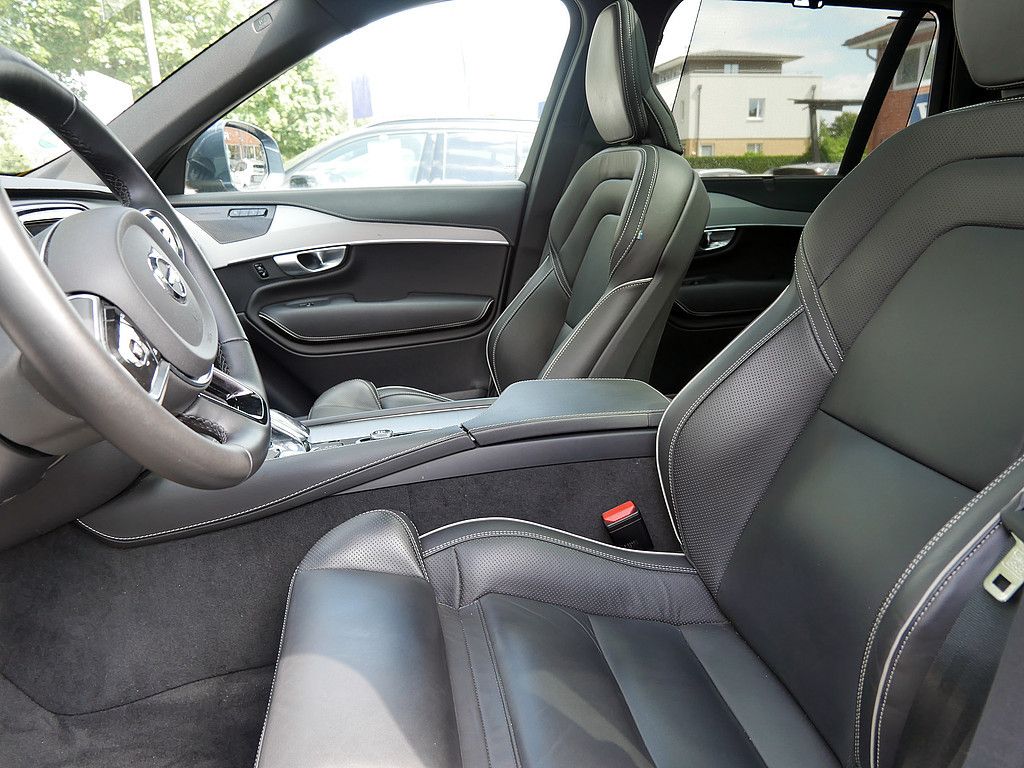 Volvo XC90 B5 AWD Plus Bright LUFTFEDERUNG 360° PANO