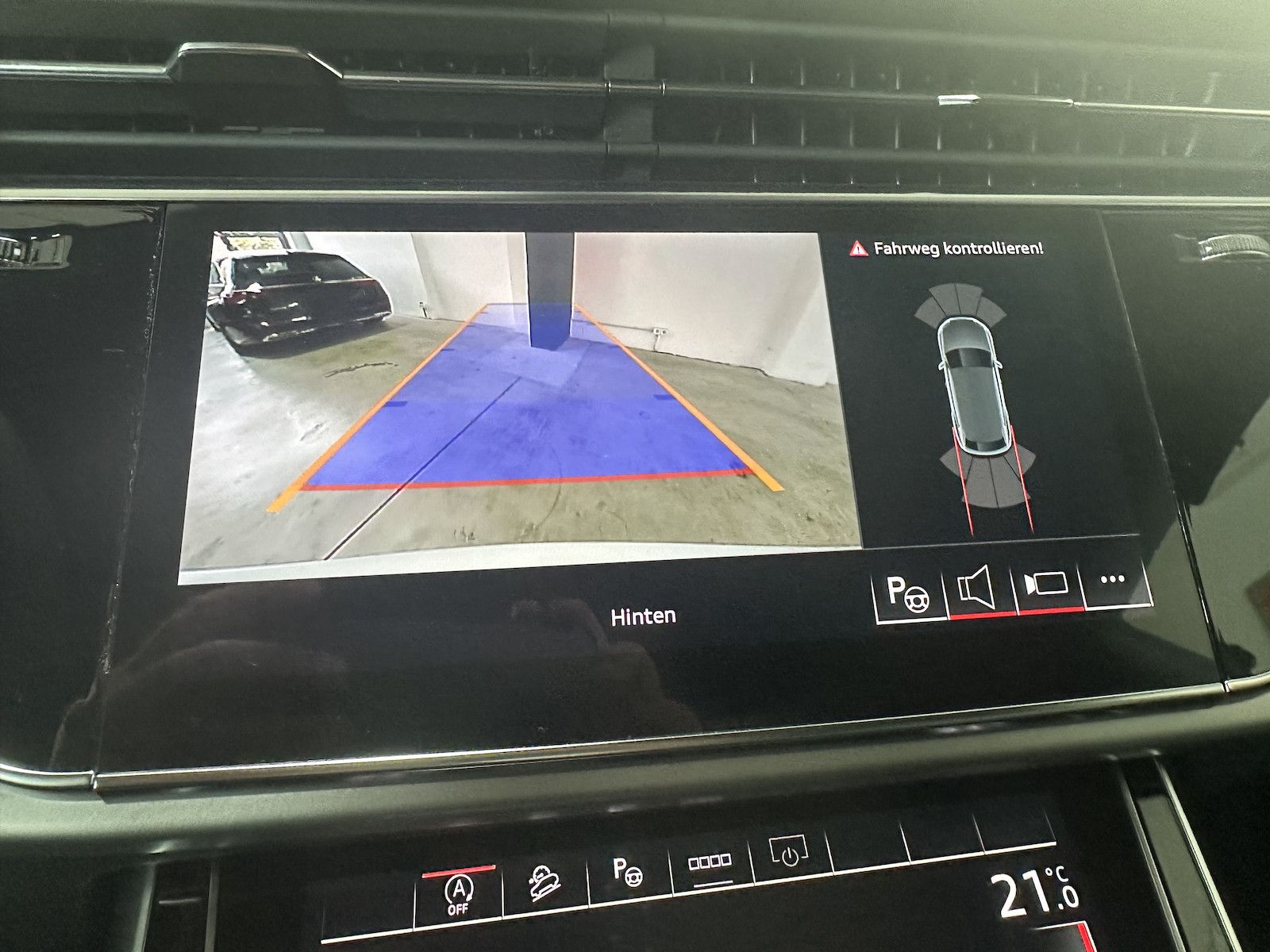 Audi Q8 45 TDI quattro S Line - Samsaru's Car Outlet