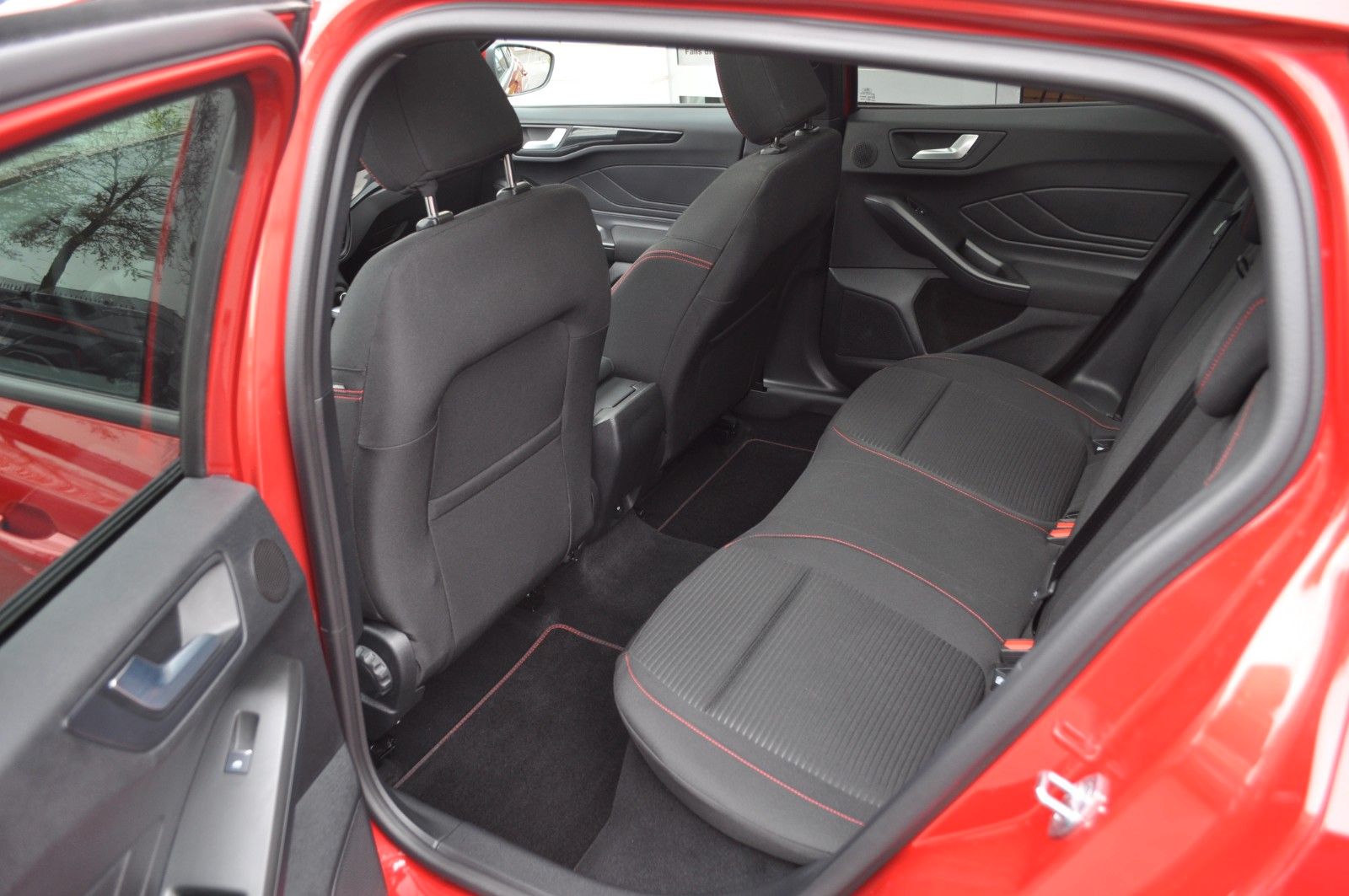 Ford Focus Turnier ST-LINE X/AUT/LED-MATRIX/PANODACH