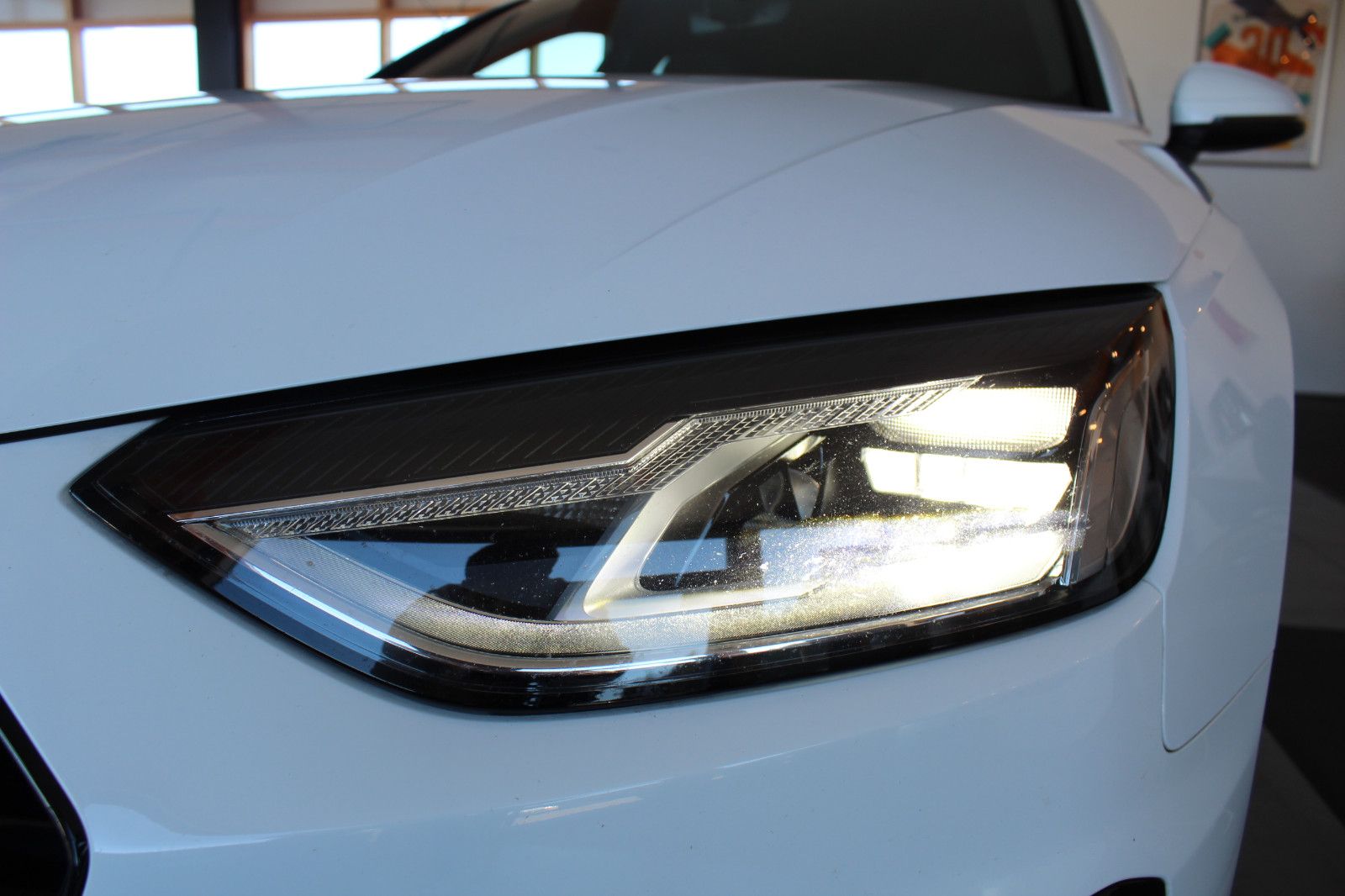 Audi A4 Avant 40 TDI S tronic S line sport - Samsaru's Car Outlet
