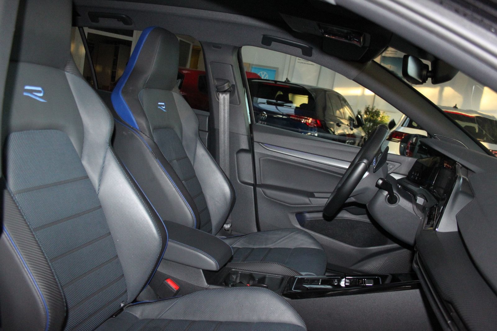 Volkswagen Golf VIII Variant R/DSG/PANO/LEDER/IQLED/H&K/BLC