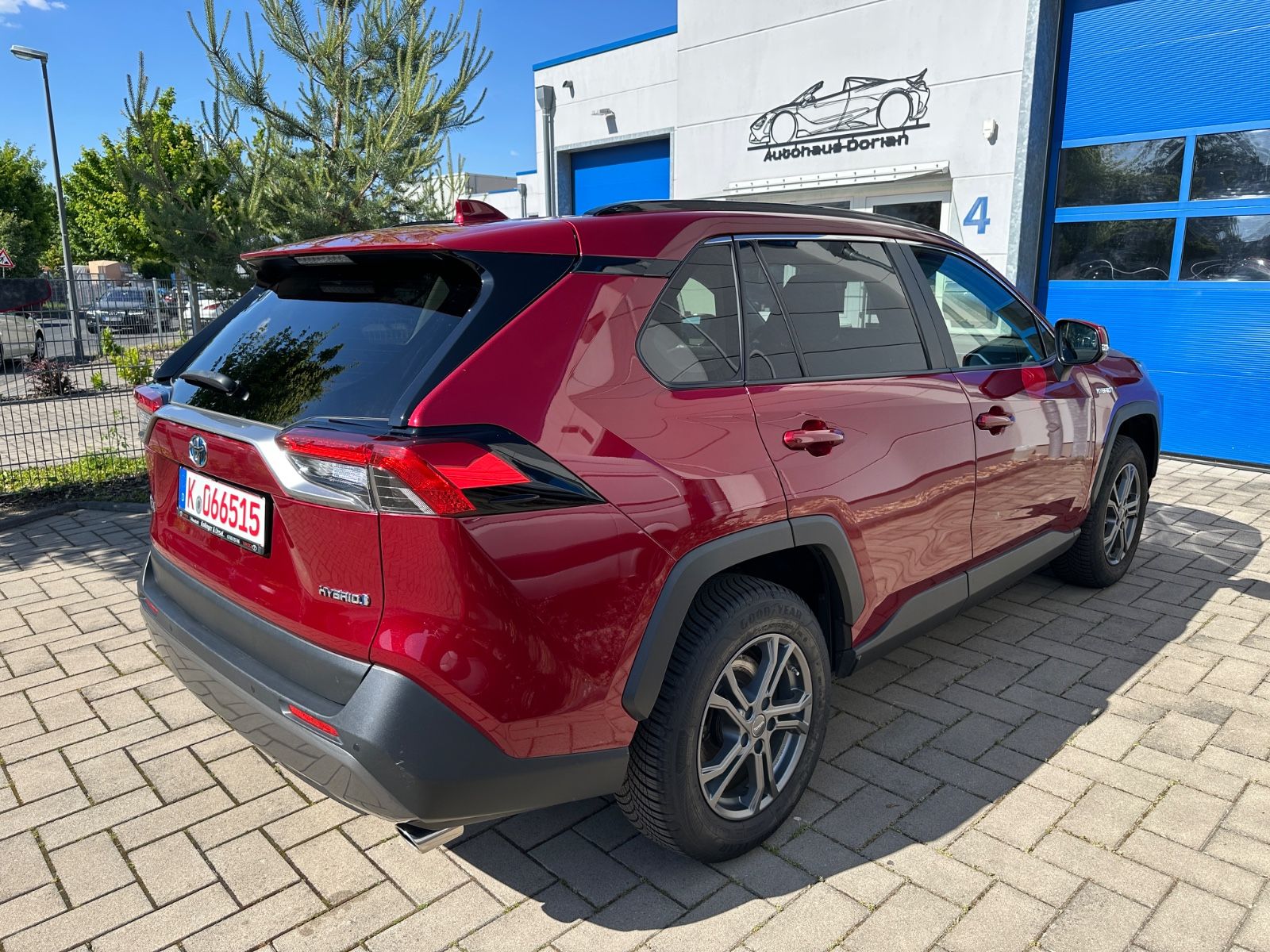 Toyota RAV 4 2.5 Hybrid 4x4 - Samsaru's Car Outlet