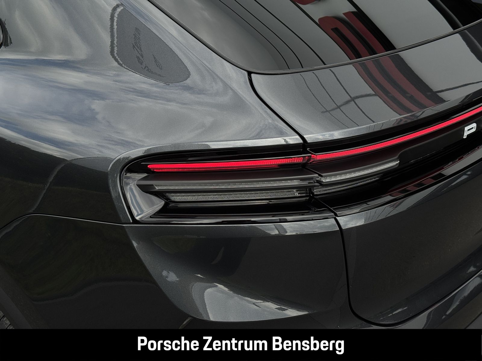Porsche Macan Electric 4