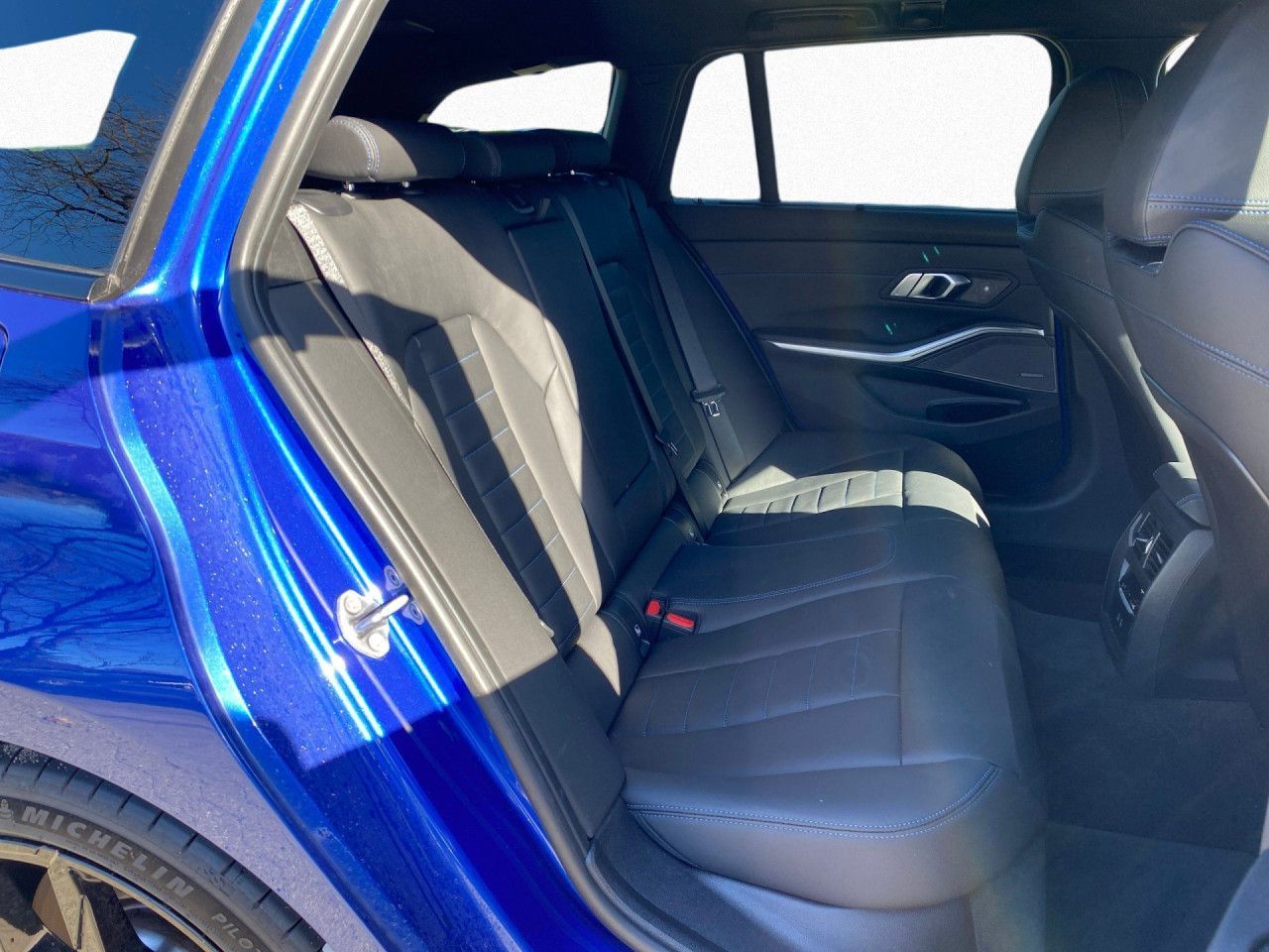 BMW 330e xD Tour M SPORT AdLED DAPr Pano 360° HK