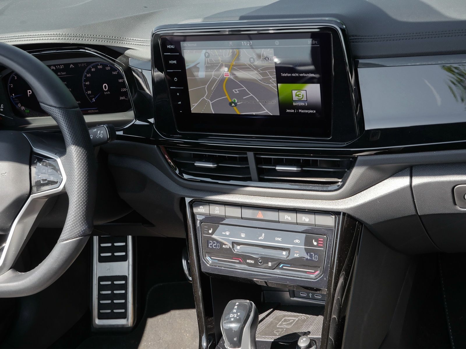 Volkswagen T-Roc TSI R-Line - Samsaru's Car Outlet