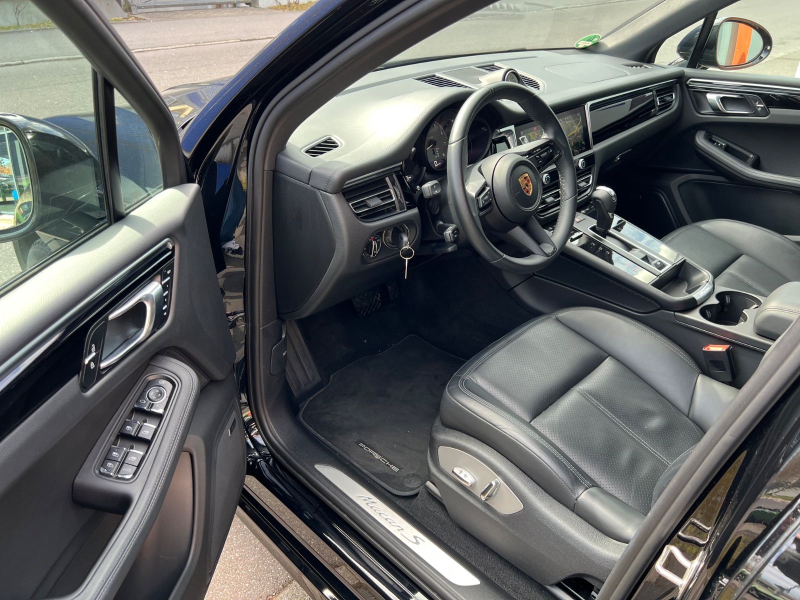 Porsche Macan S - Samsaru's Car Outlet