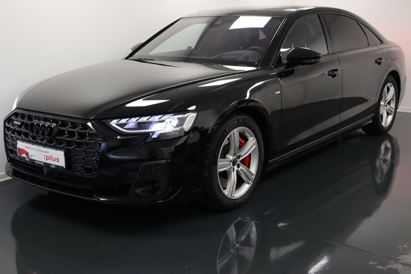 Audi A8 lang 60 TFSI e quattro S line - Samsaru's Car Outlet