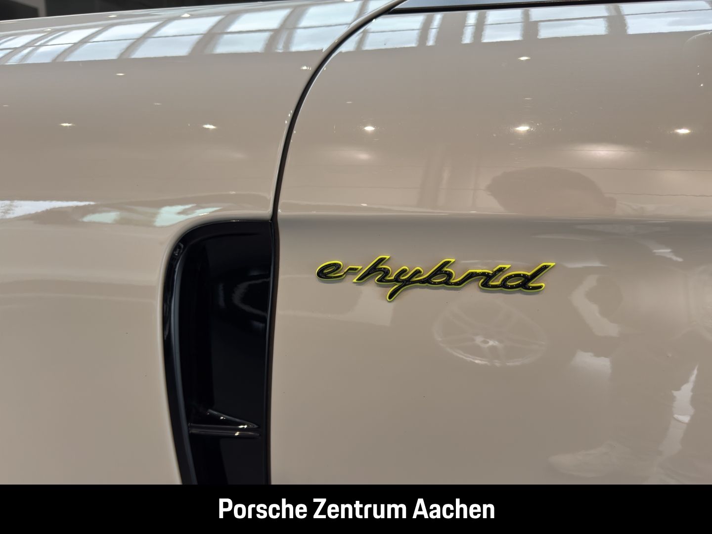 Porsche Panamera 4 E-Hybrid Surround-View Luftfederung