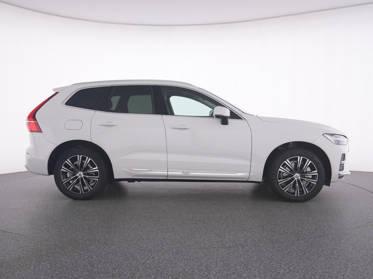 Volvo XC60 B4 Inscription - Samsaru's Car Outlet