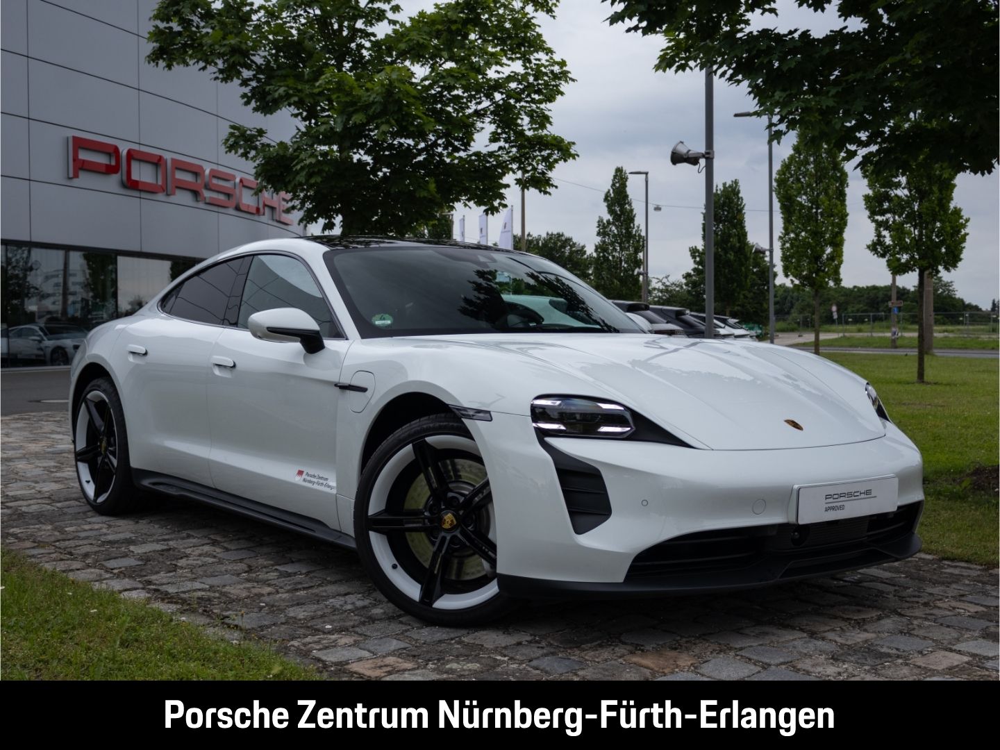 Porsche Taycan GTS PSCB BOSE InnoDrive SurroundView Pano