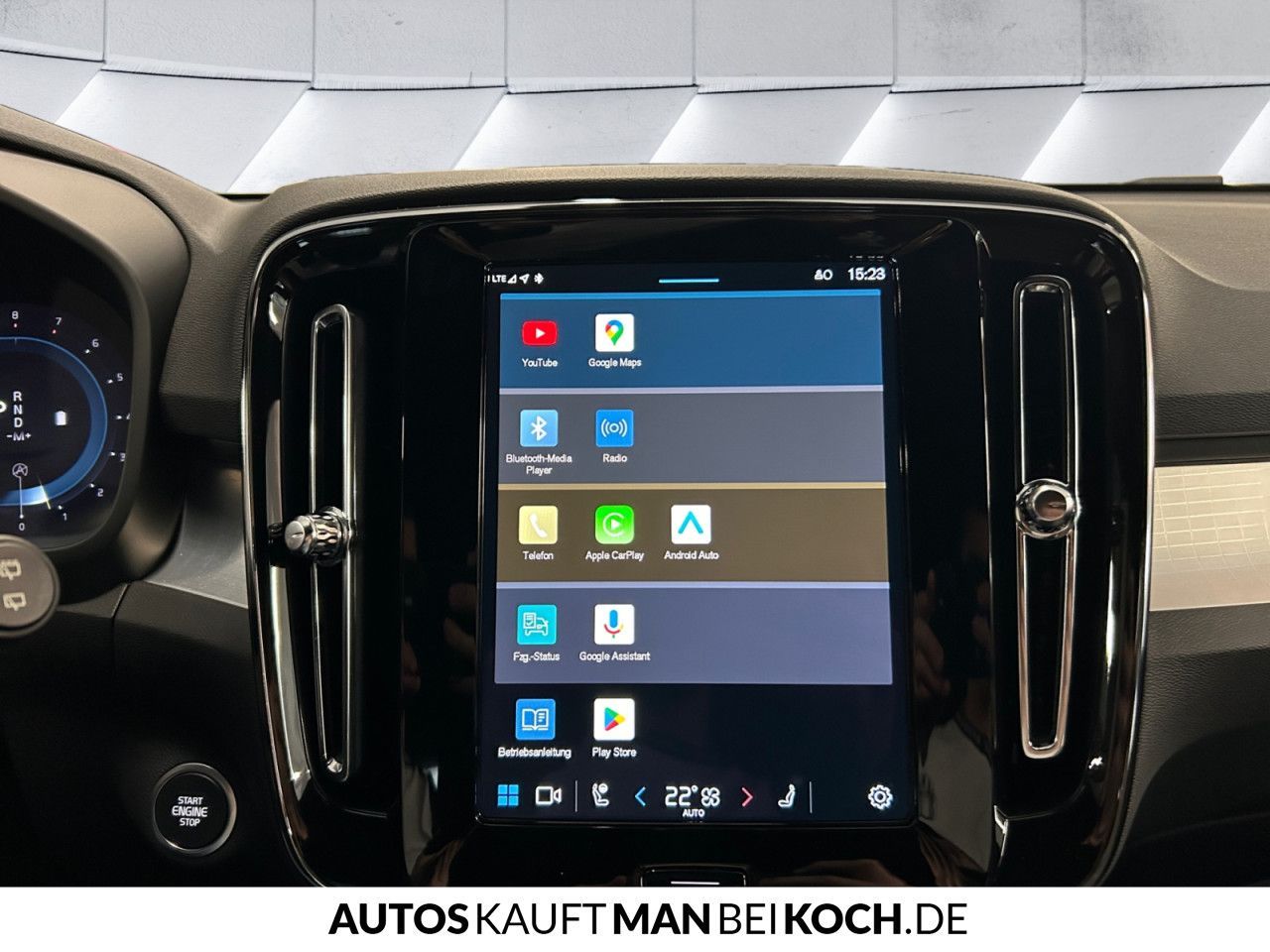 Volvo XC40 B3 DKG Core AHK LED SHZ/LHZ NAVI PDC/CAM!