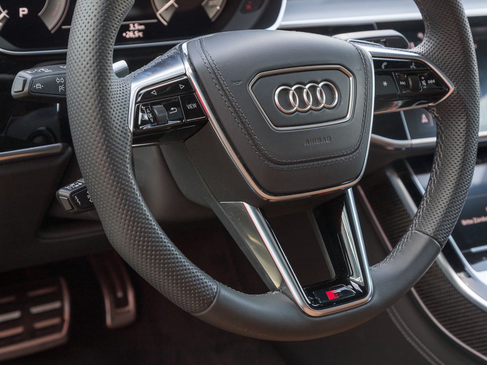 Audi A8 60 TFSIe Q - Samsaru's Car Outlet