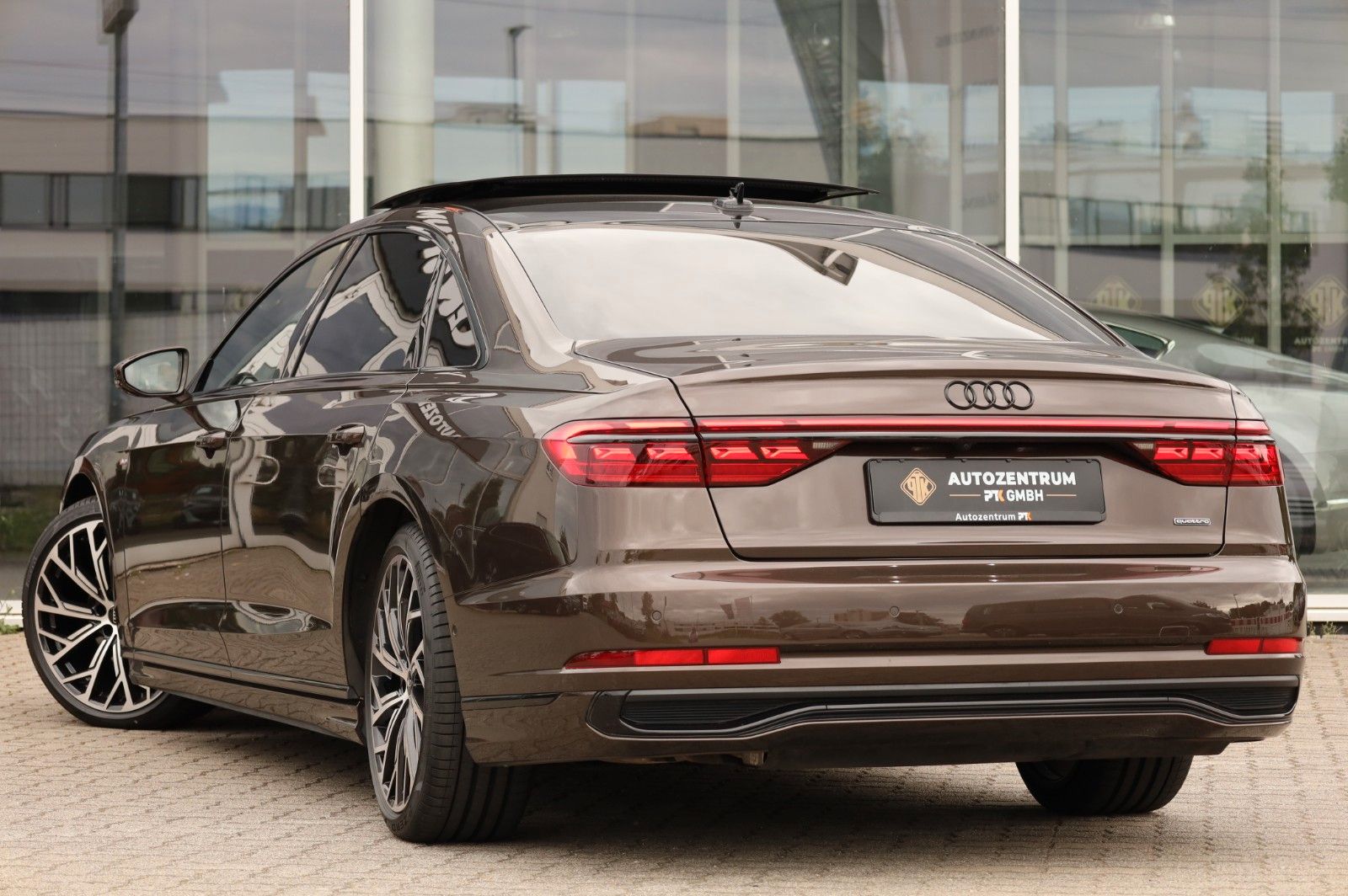 Audi A8 50 TDI Lang Exclusive - Samsaru's Car Outlet