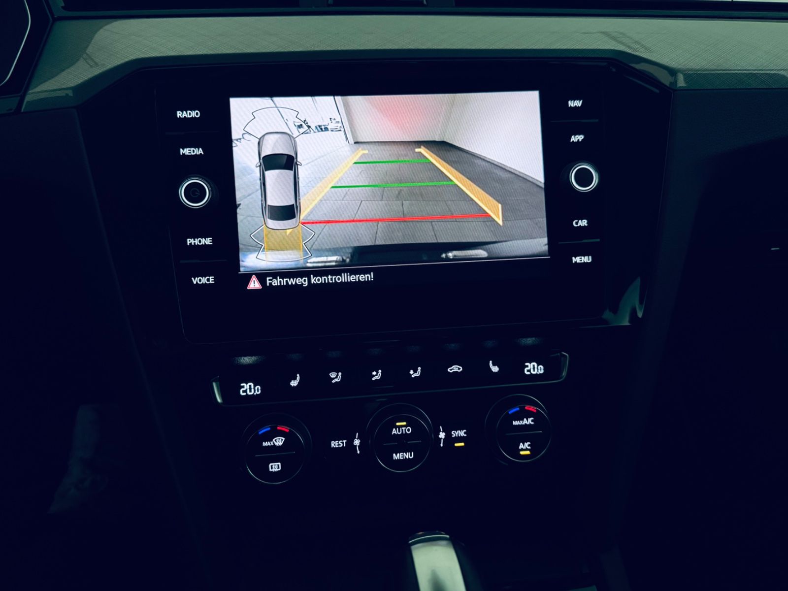 Volkswagen Passat Lim. Business 1.5 TSI - Samsaru's Car Outlet