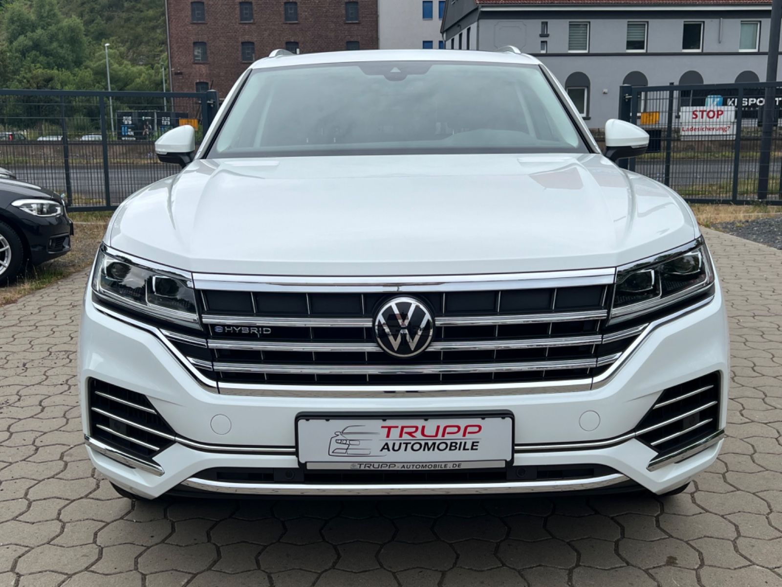 Volkswagen Touareg 4M eHybrid - Samsaru's Car Outlet