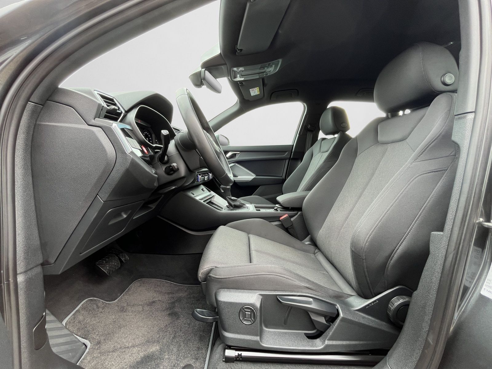 Audi Q3 S line 40 TDI S-TRONIC - Samsaru's Car Outlet