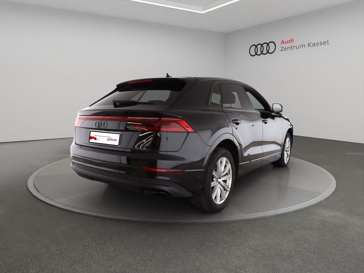 Audi Q8 55 TFSIe quattro - Samsaru's Car Outlet