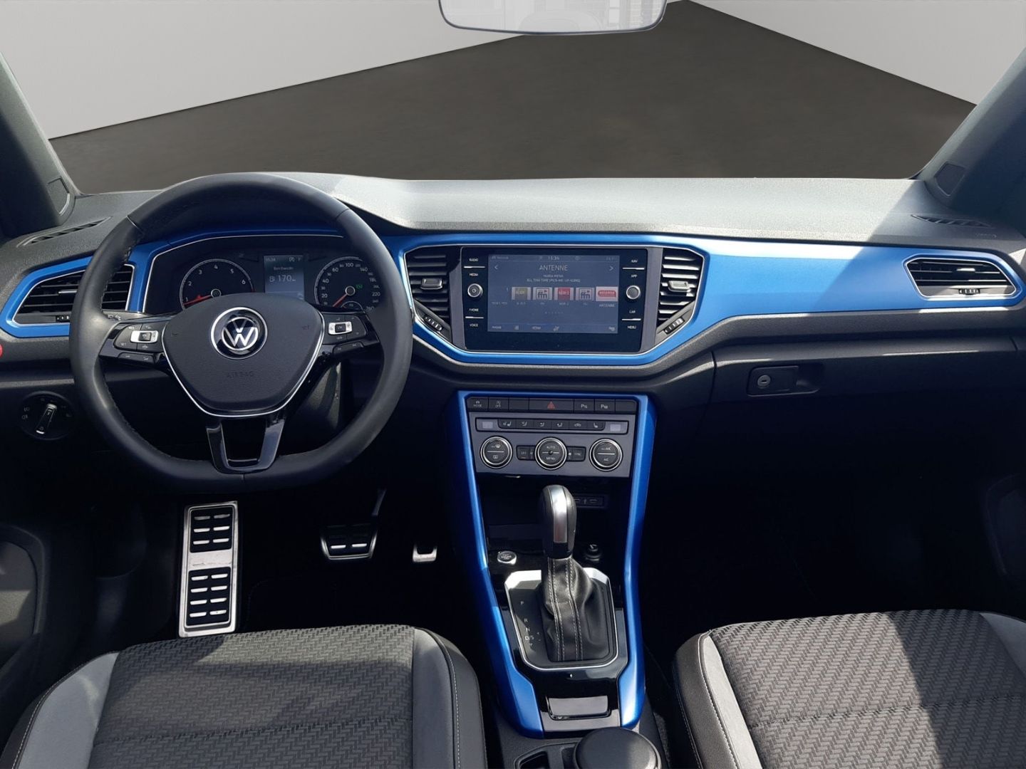 Volkswagen T-Roc R-LINE - Samsaru's Car Outlet