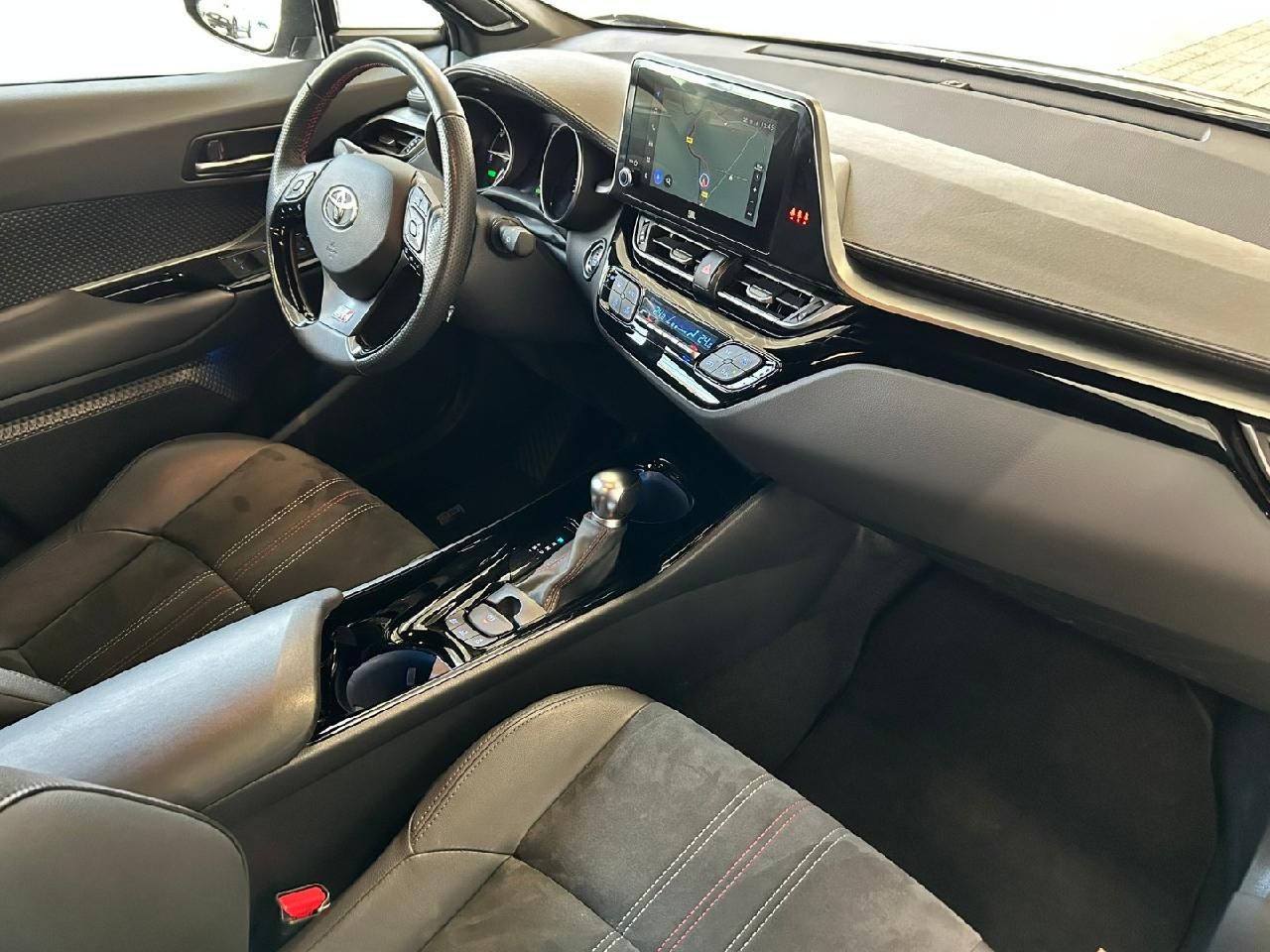 Toyota C-HR Hybrid GR Sport Black Edition - Samsaru's Car Outlet