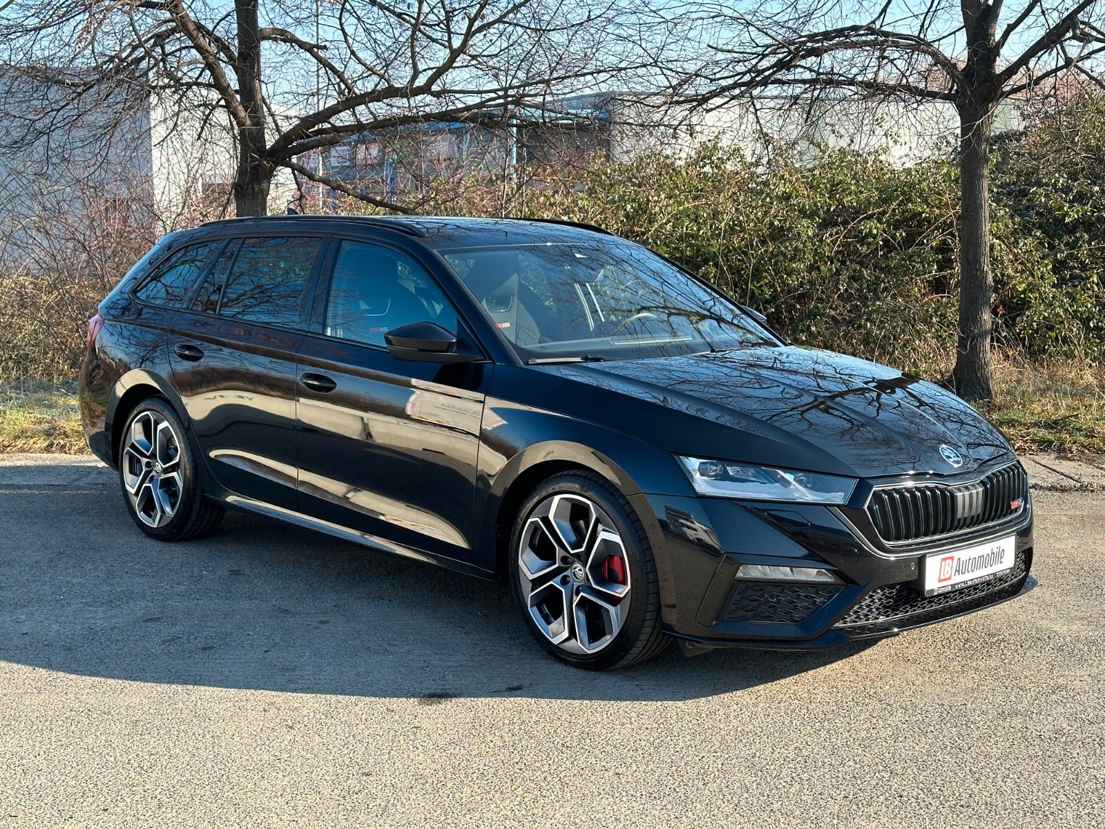 Skoda Octavia Combi RS 2.0TSi DSG - Samsaru's Car Outlet