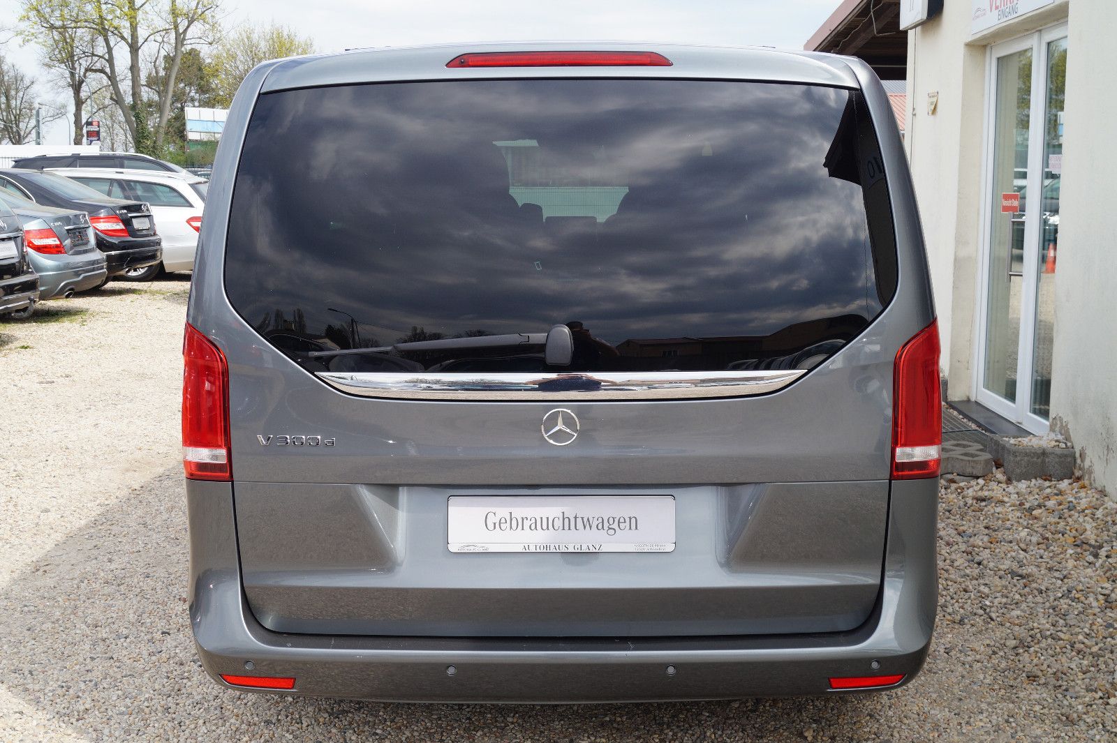 Mercedes-Benz V 300 D EXCLUSIVE EDITION - Samsaru's Car Outlet