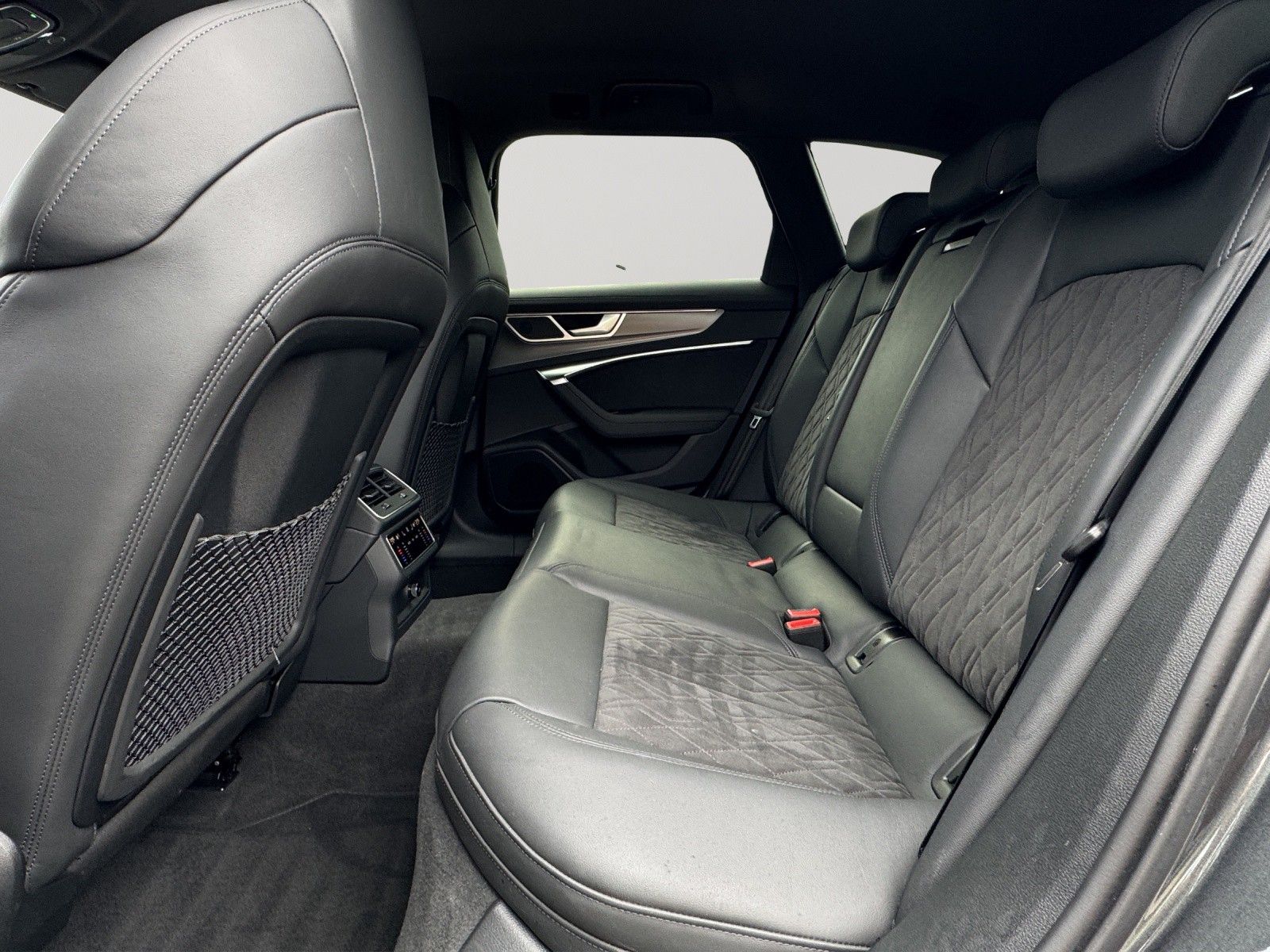 Audi RS 6 Avant 4.0 TFSI quattro LED/LEDER/HUD/AIR SU