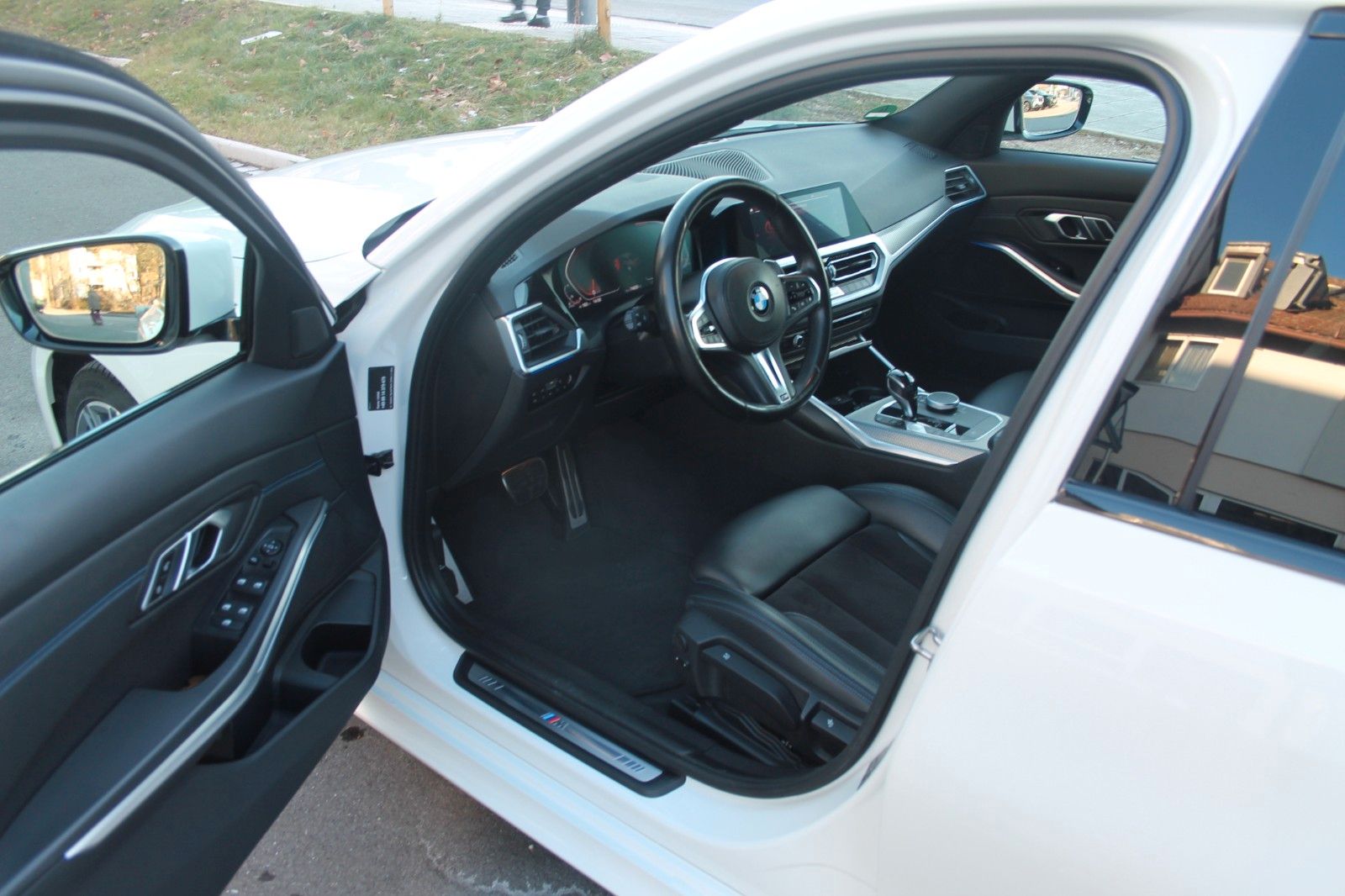 BMW 320 d xDrive M Sport - Samsaru's Car Outlet