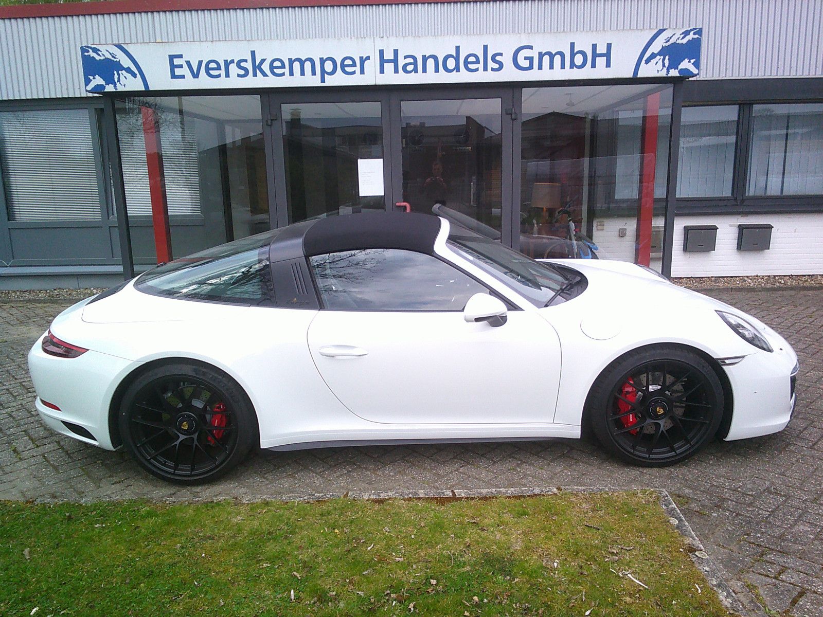 Porsche 911 Carrera 4 GTS - Samsaru's Car Outlet
