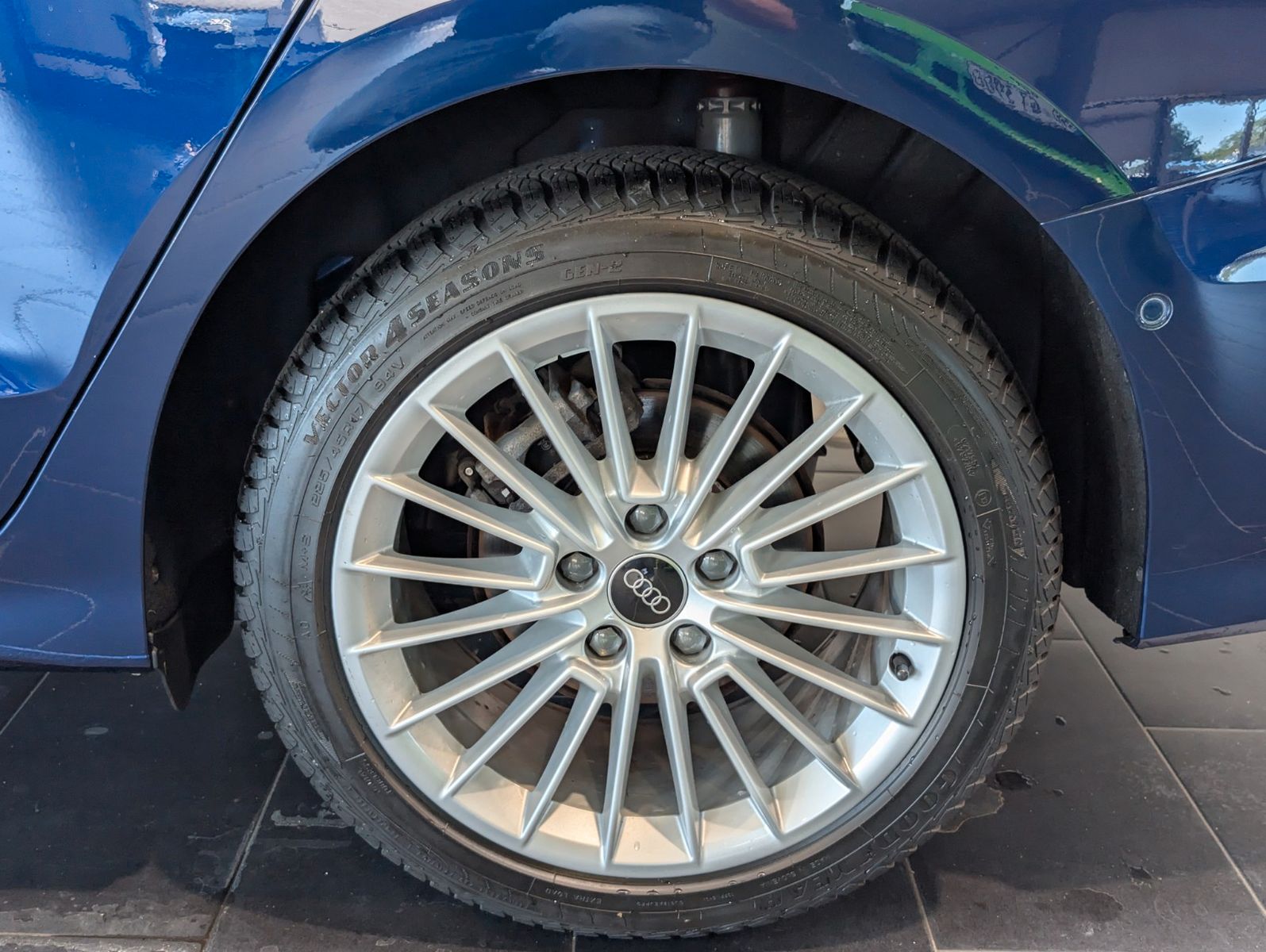 Audi A3 30 TFSI Limousine S tronic advanced - Samsaru's Car Outlet