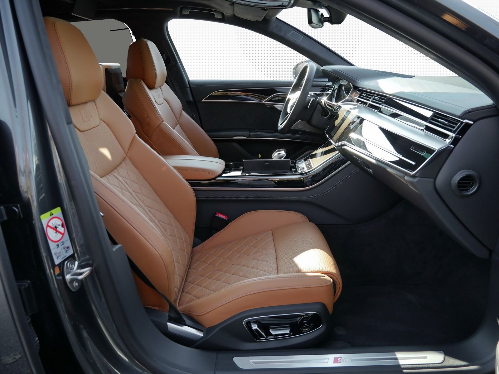 Audi A8 L 60 TFSIe S-Line - Samsaru's Car Outlet