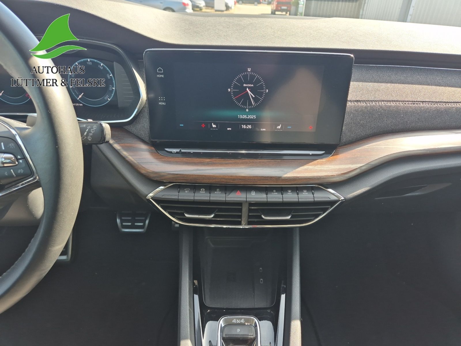 Skoda Octavia Combi 2.0 TDI DSG Scout 4x4 - Samsaru's Car Outlet