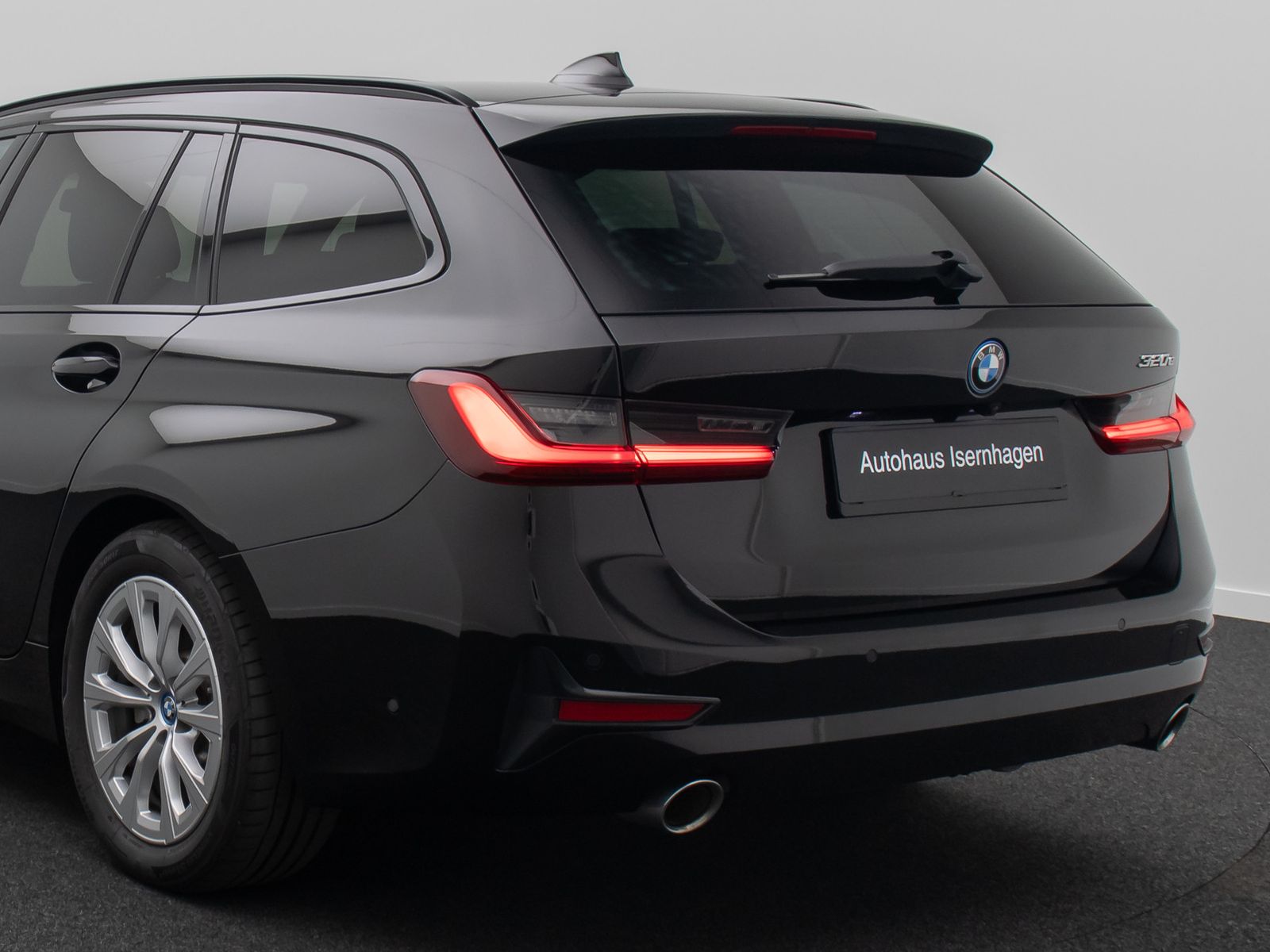 BMW 320e - Samsaru's Car Outlet