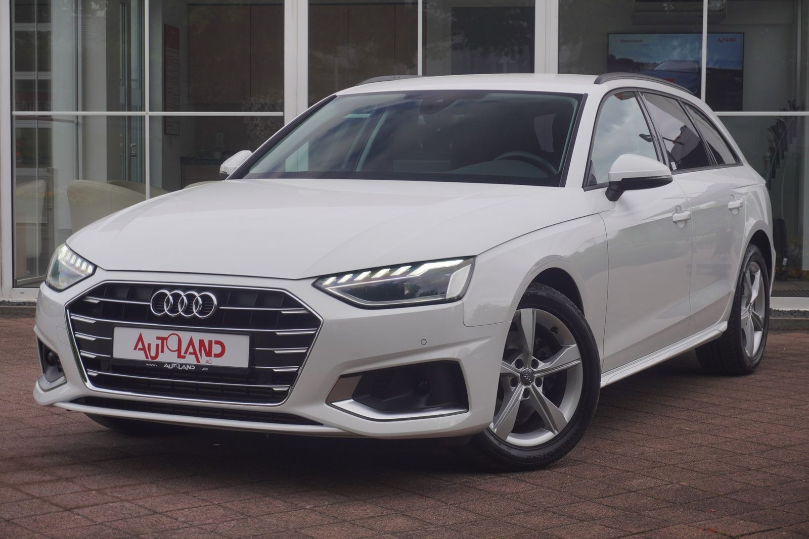 Audi A4 Avant 35 TFSI S-Tronic - Samsaru's Car Outlet