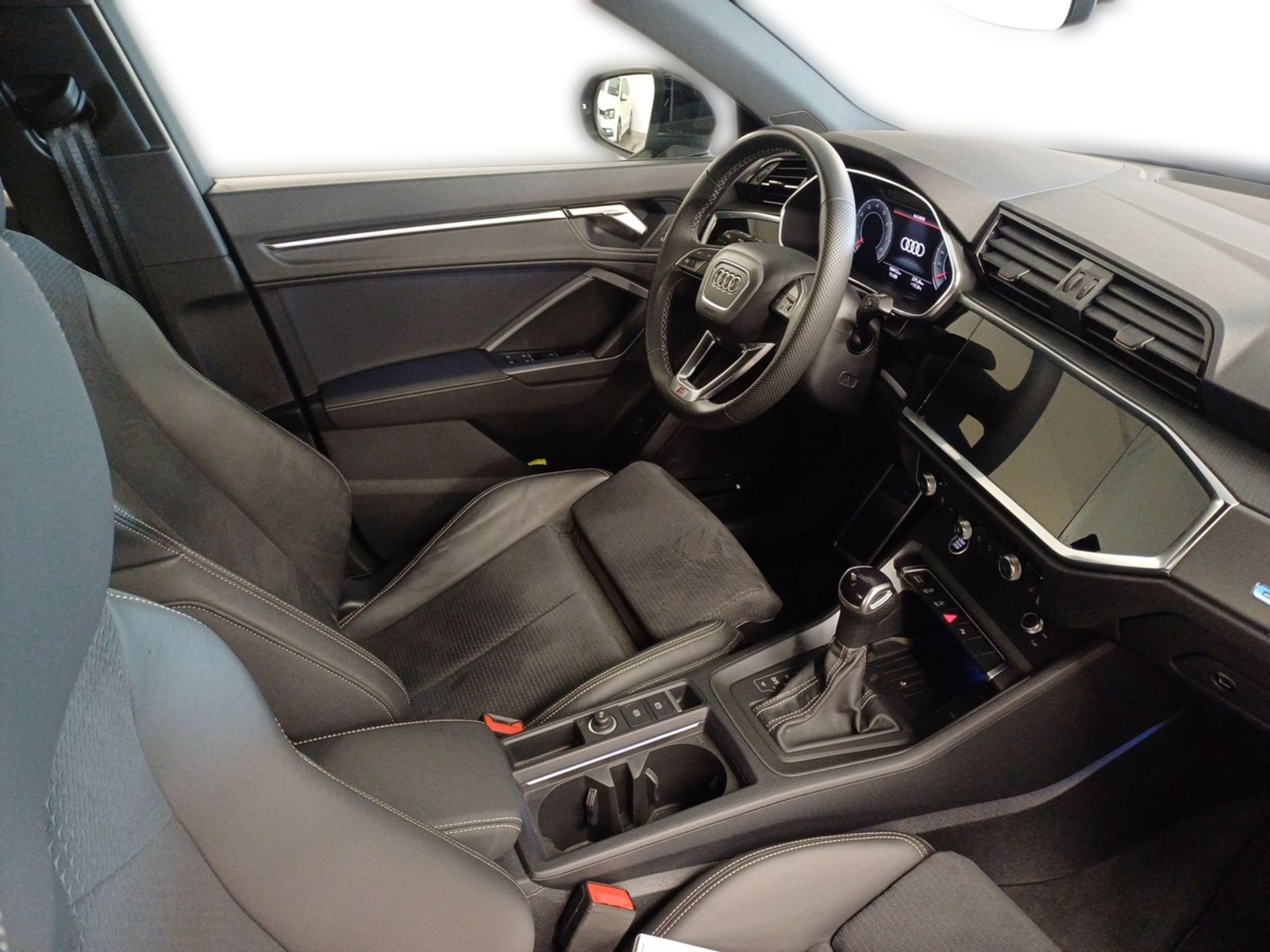 Audi Q3 S line - Samsaru's Car Outlet