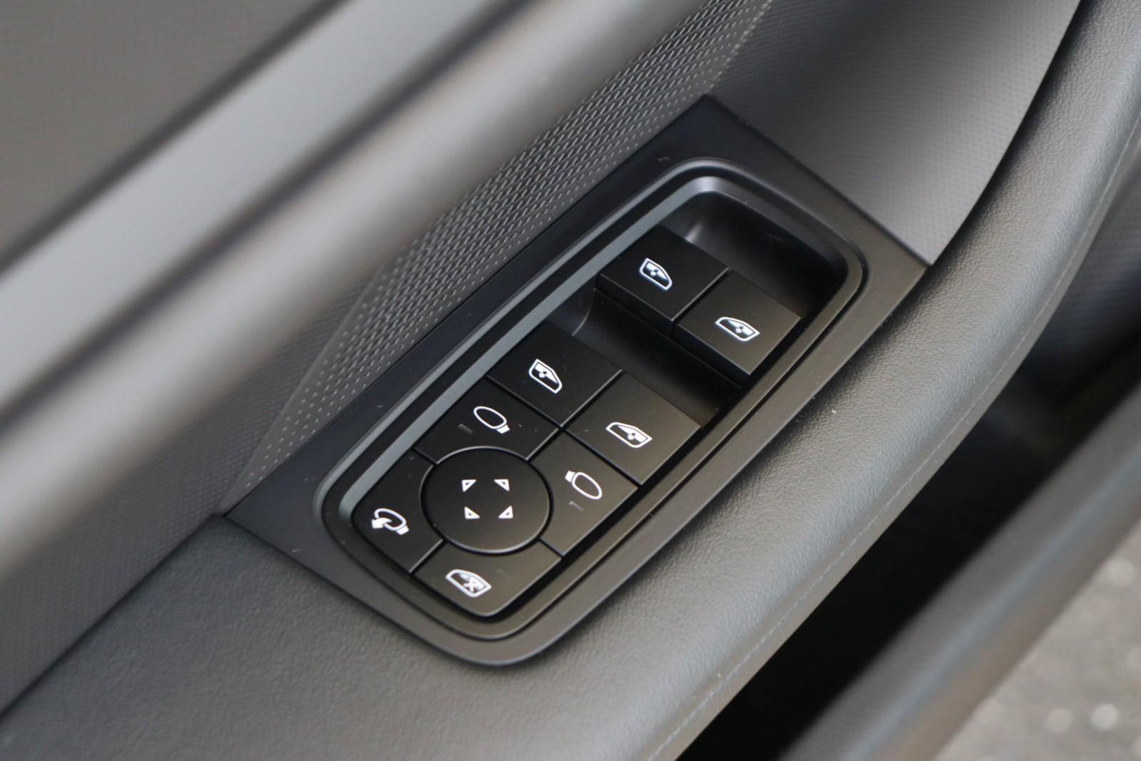 Porsche Taycan 4S Plus Sport Turismo +PANO+18-WEGE+BOSE+