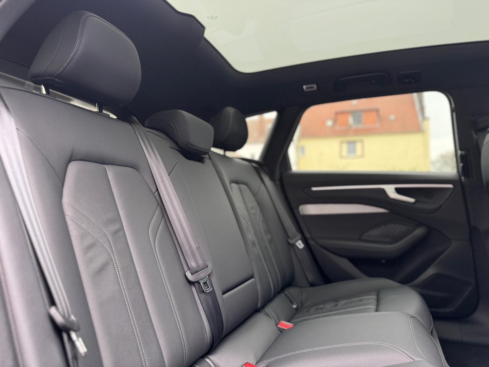 Audi A6 AVANT 2.0TDI 2x S LINE PANO 2xDISPLAY LEDER